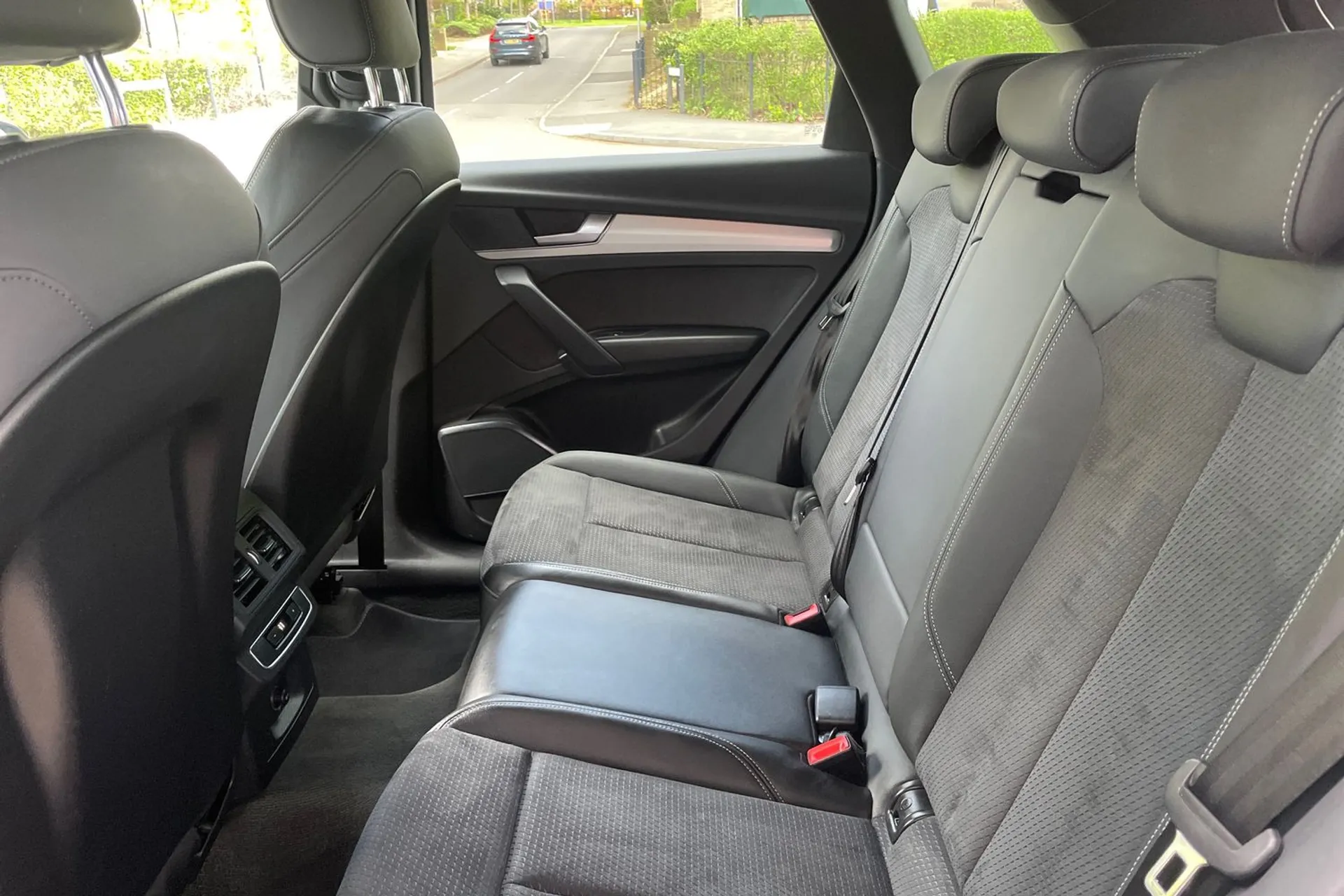 Audi Q5 thumbnail image number 29