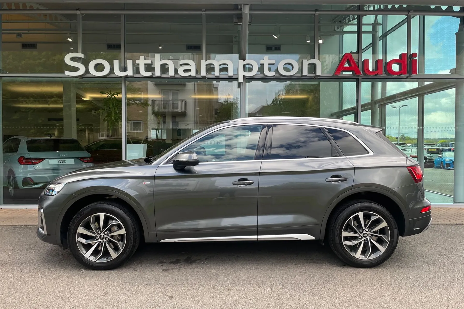 Audi Q5 thumbnail image number 8