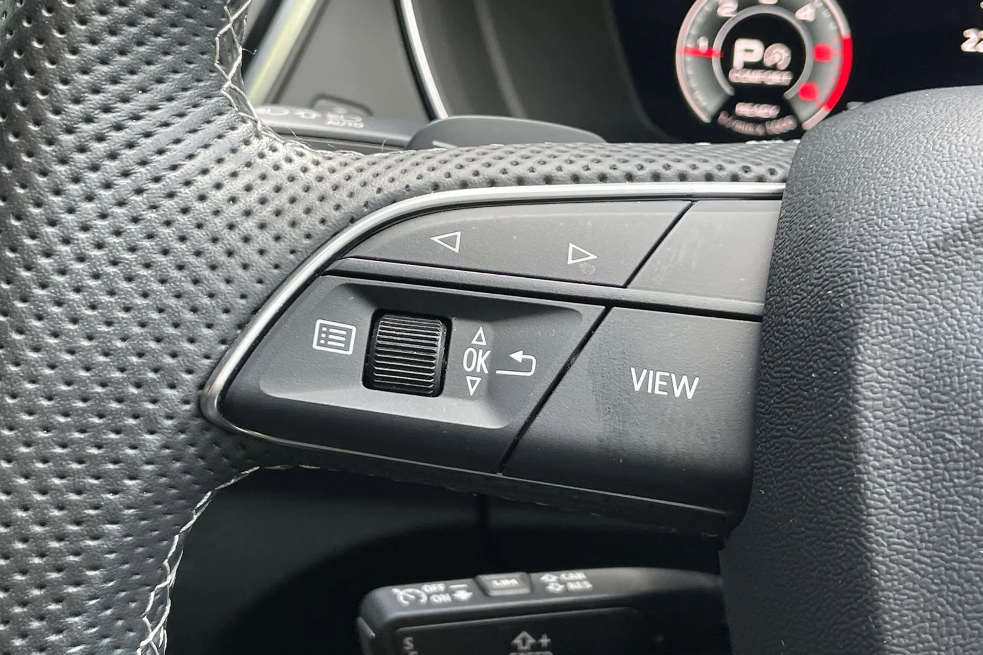 Audi Q5 thumbnail image number 35