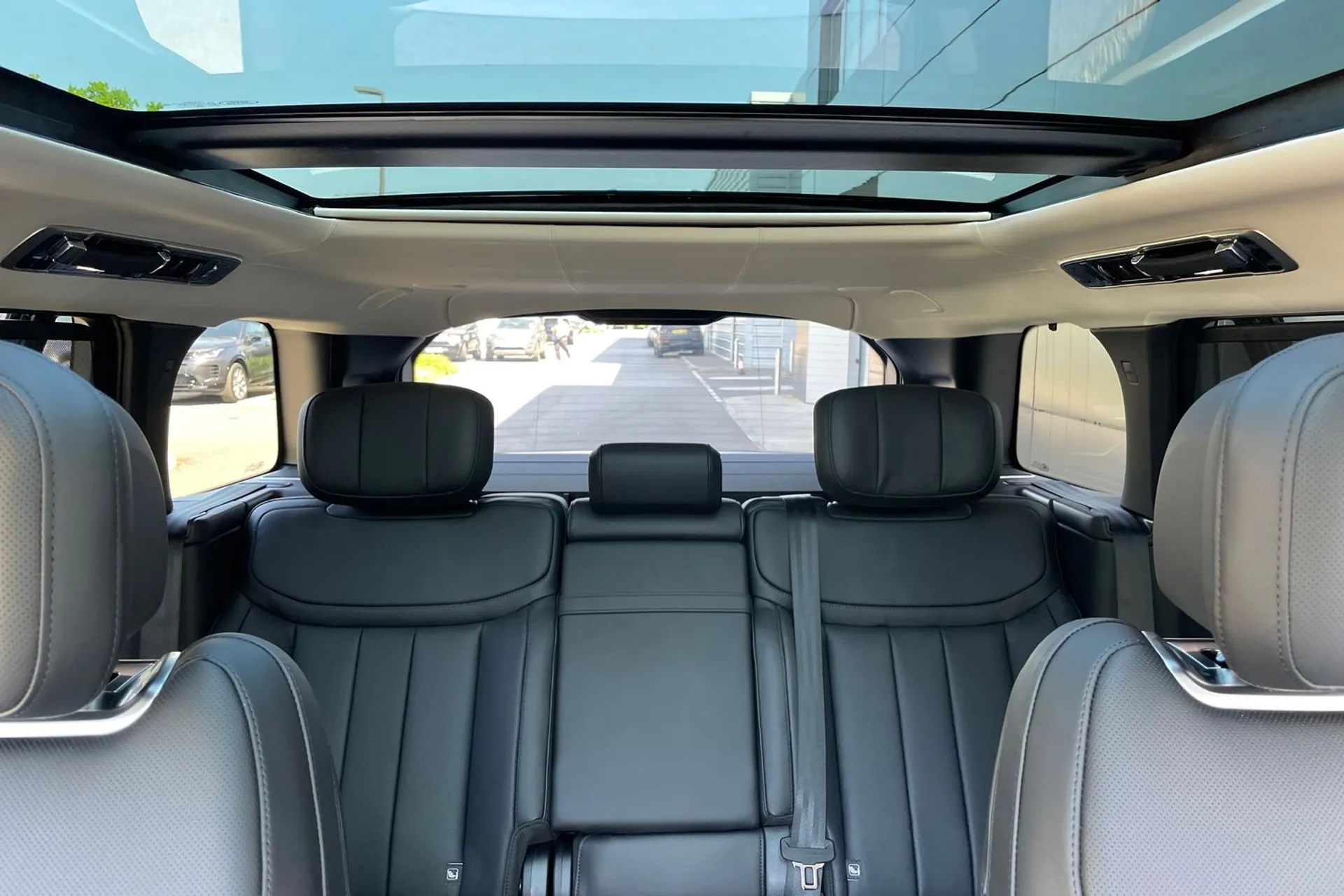 LAND ROVER RANGE ROVER thumbnail image number 32