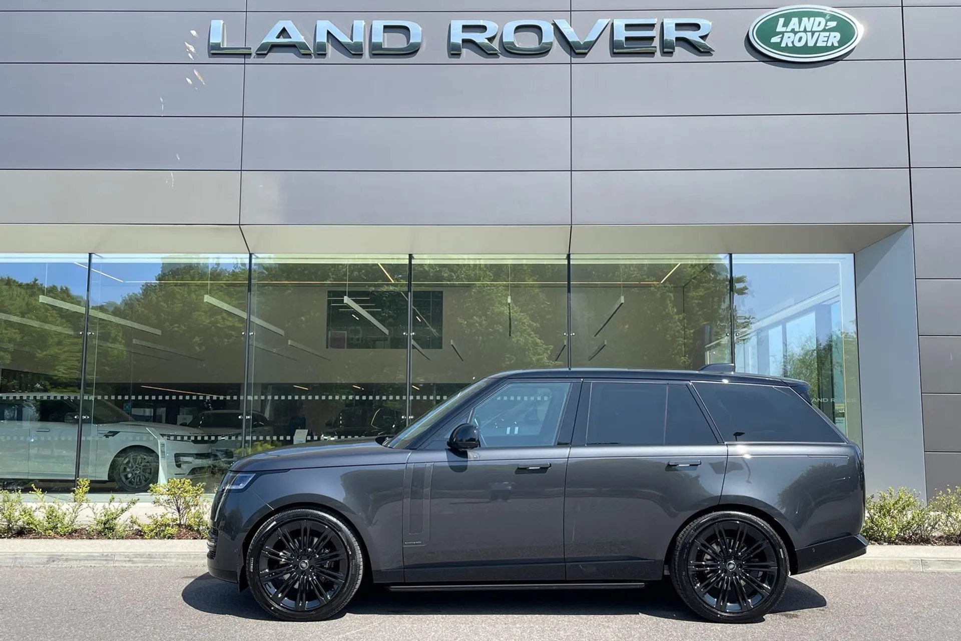 LAND ROVER RANGE ROVER thumbnail image number 16