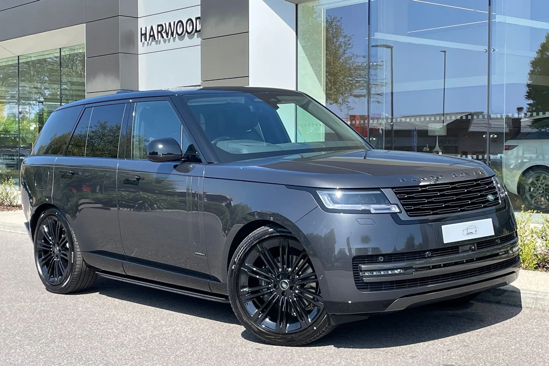 LAND ROVER RANGE ROVER focused image