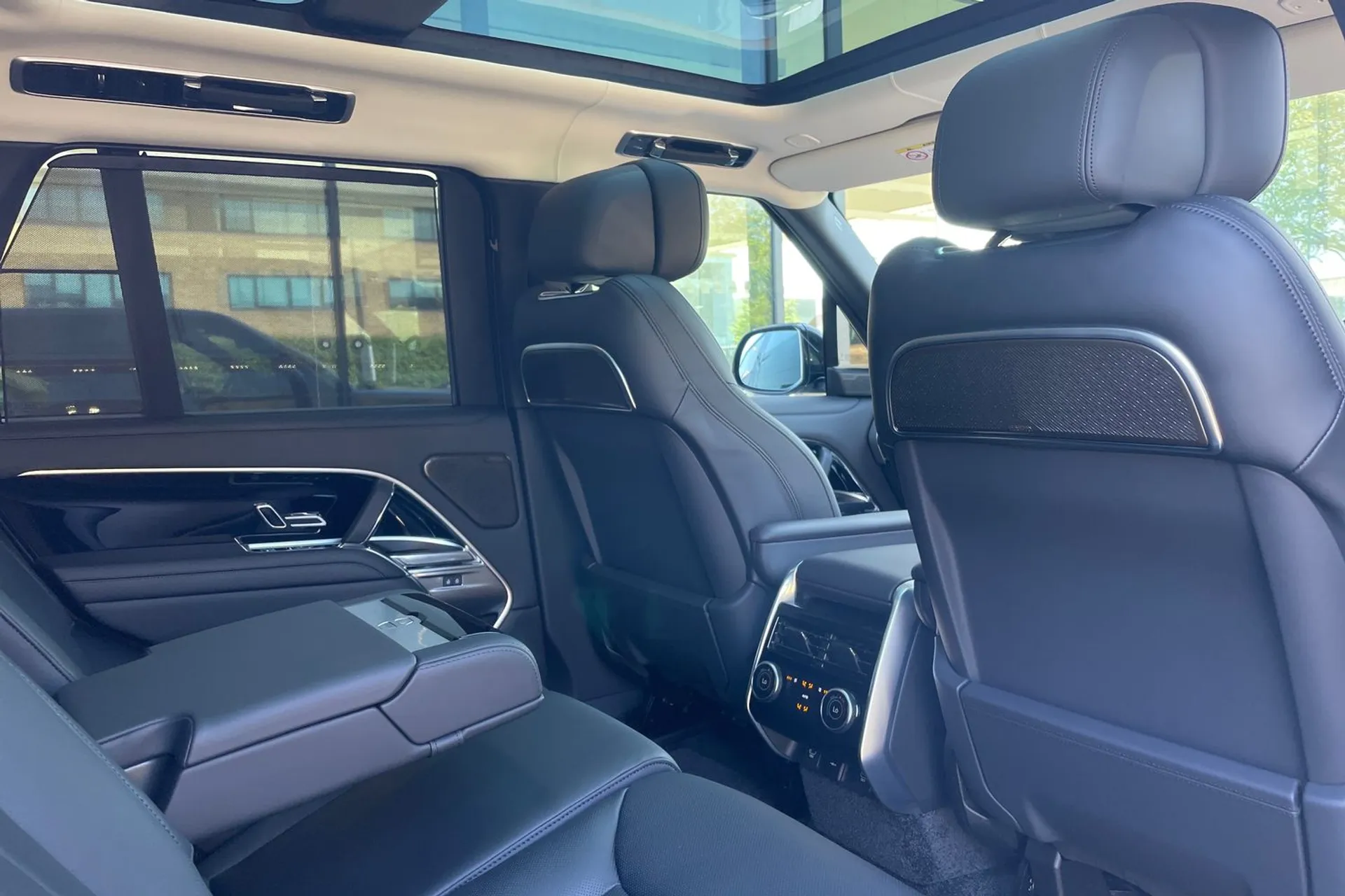 LAND ROVER RANGE ROVER thumbnail image number 41