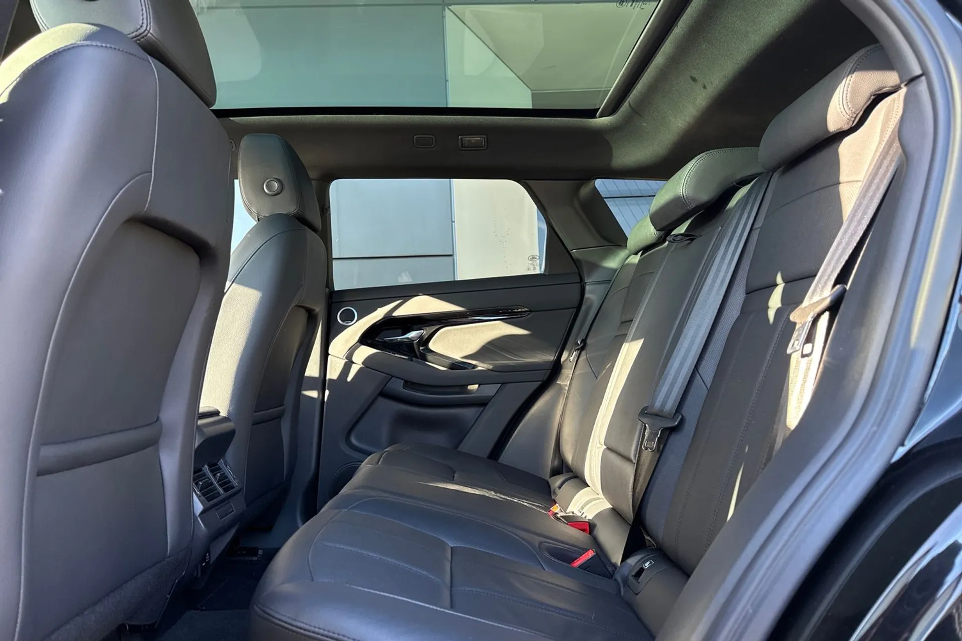 LAND ROVER RANGE ROVER EVOQUE thumbnail image number 52