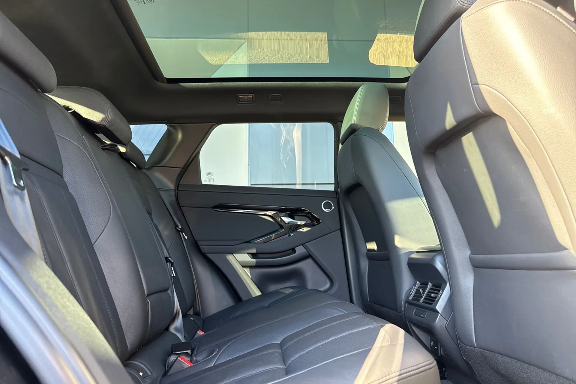 LAND ROVER RANGE ROVER EVOQUE thumbnail image number 35