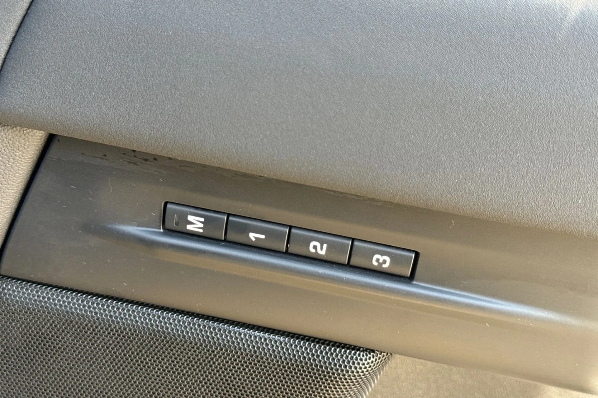 LAND ROVER RANGE ROVER EVOQUE thumbnail image number 19