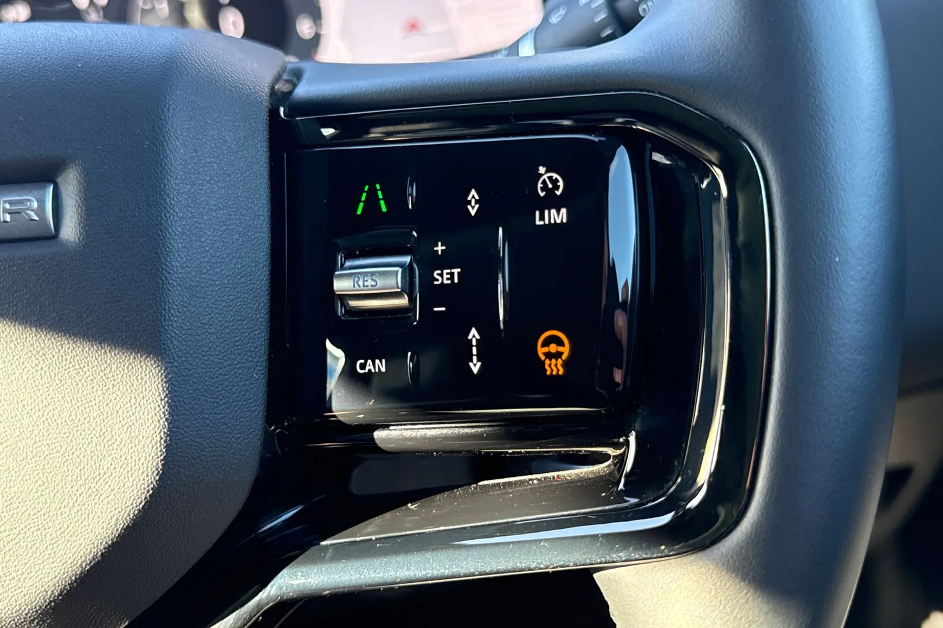 LAND ROVER RANGE ROVER EVOQUE thumbnail image number 30