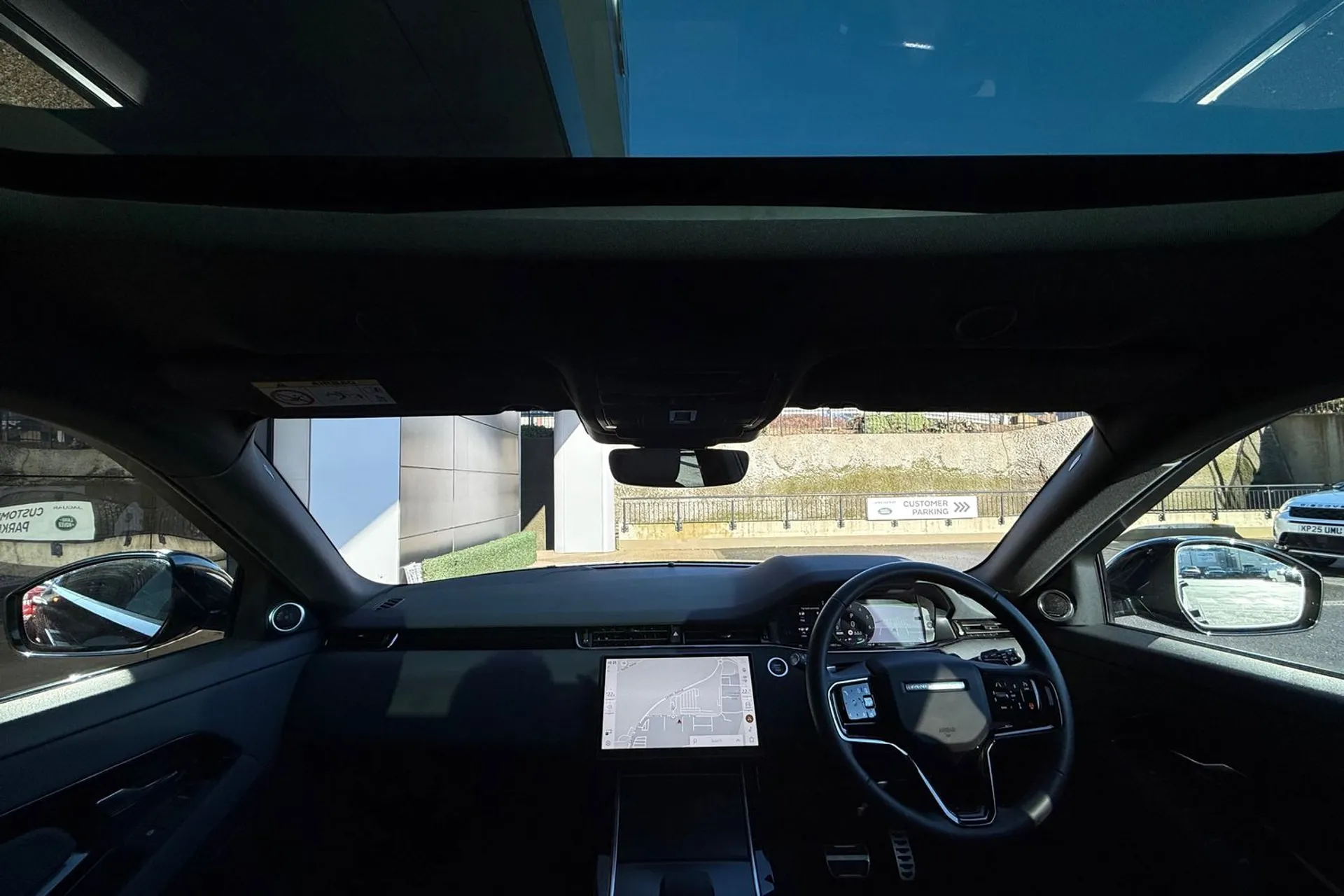 LAND ROVER RANGE ROVER EVOQUE thumbnail image number 3