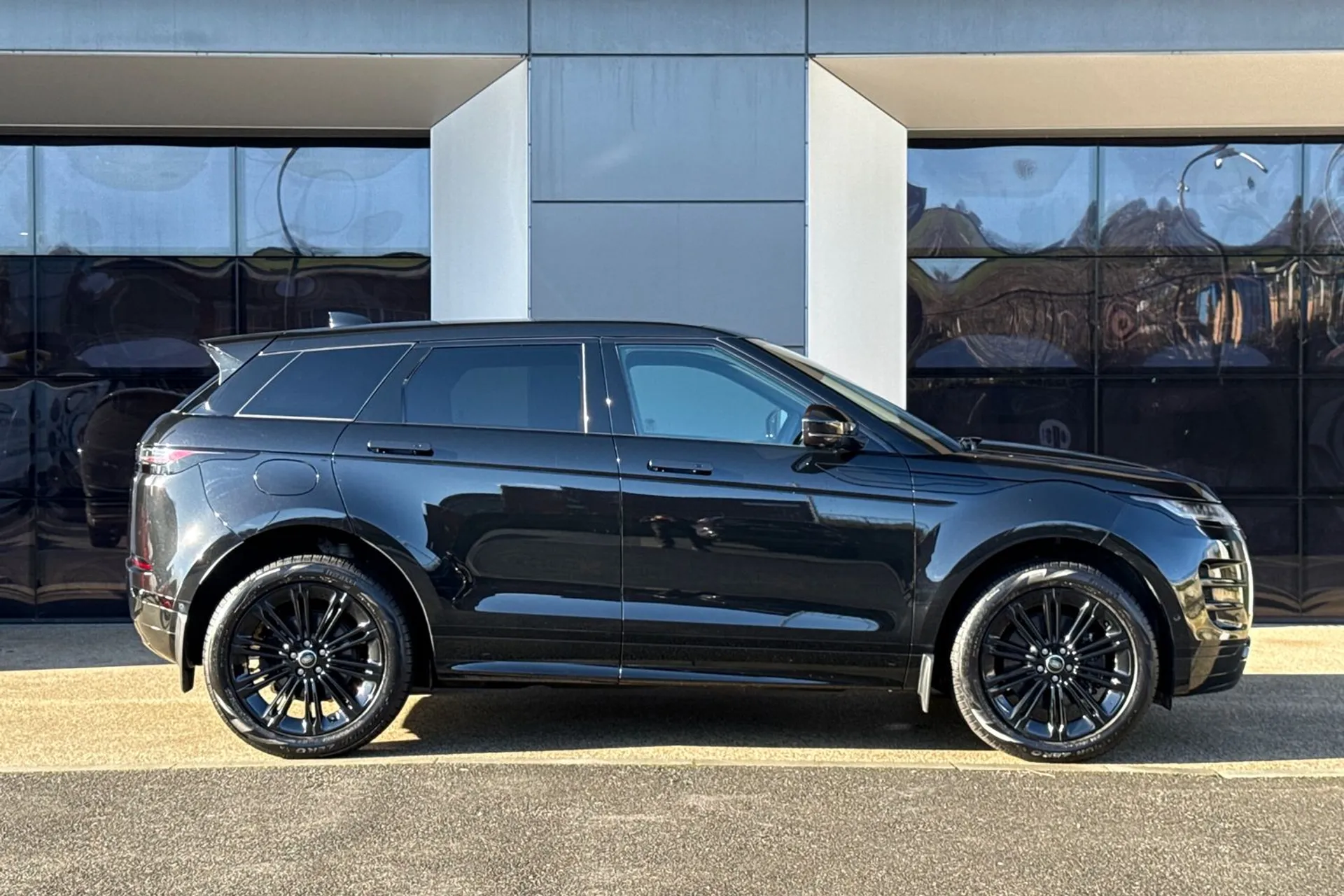 LAND ROVER RANGE ROVER EVOQUE thumbnail image number 2