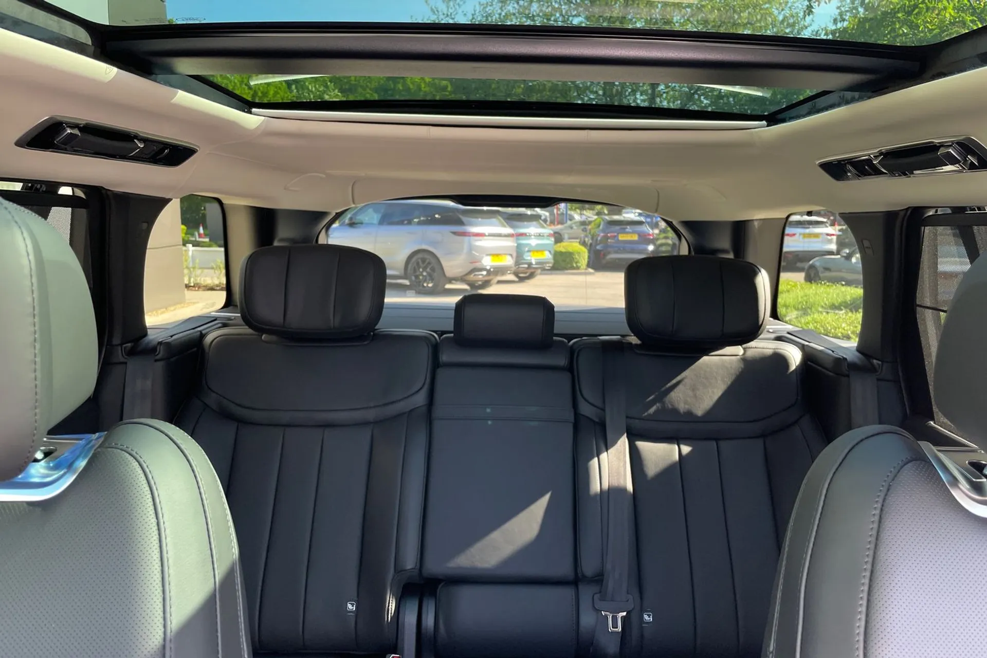 LAND ROVER RANGE ROVER thumbnail image number 23