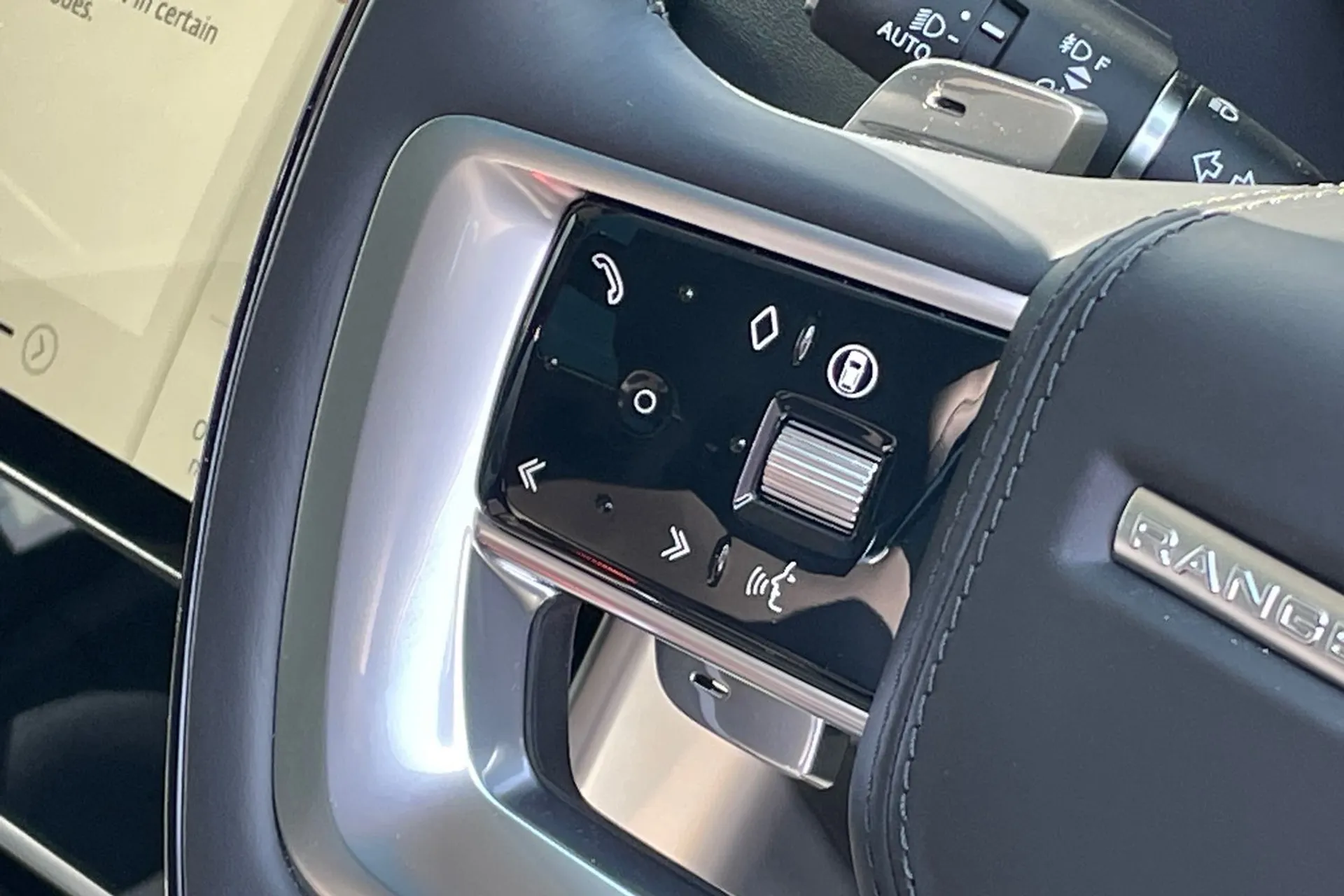 LAND ROVER RANGE ROVER thumbnail image number 44
