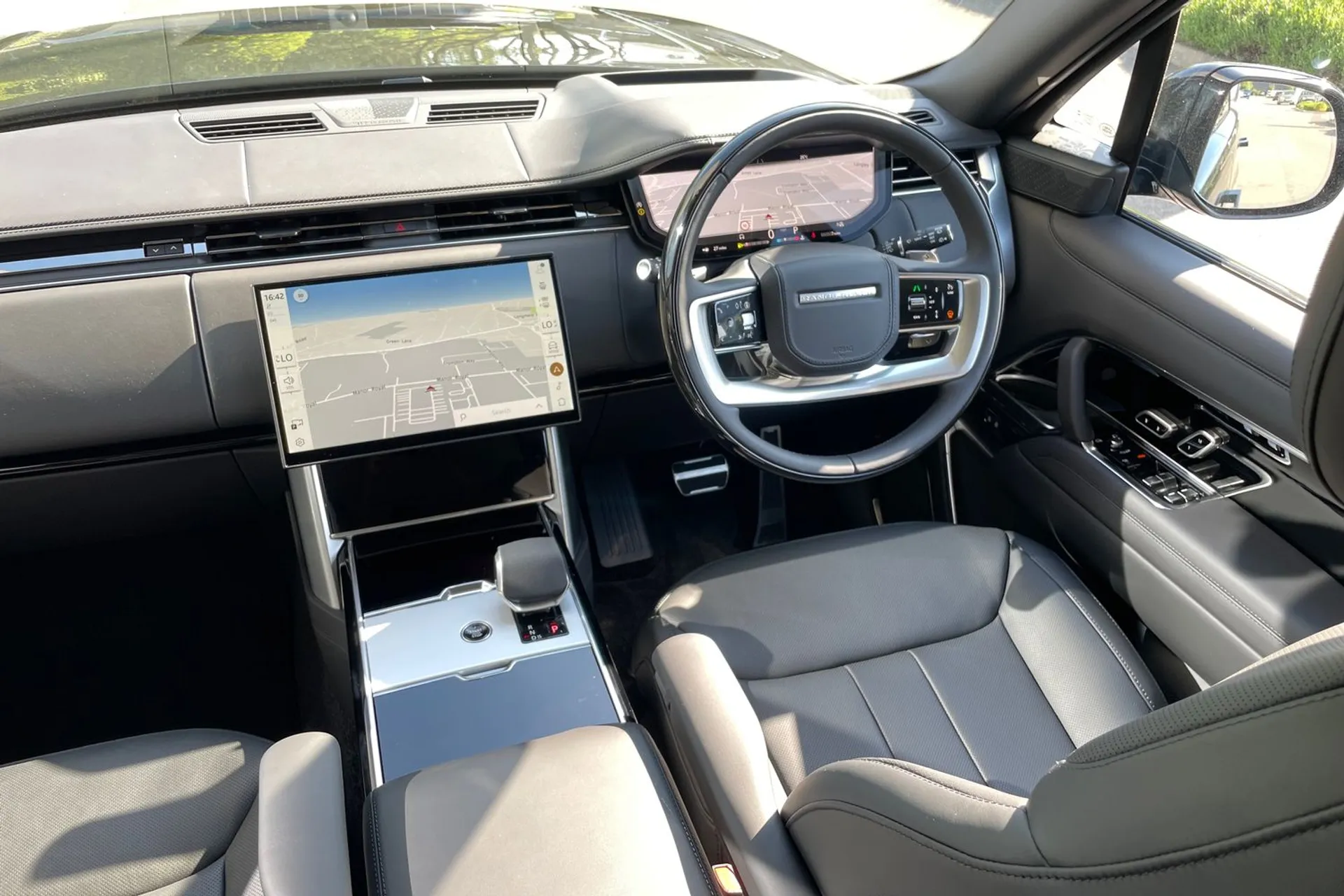 LAND ROVER RANGE ROVER thumbnail image number 21