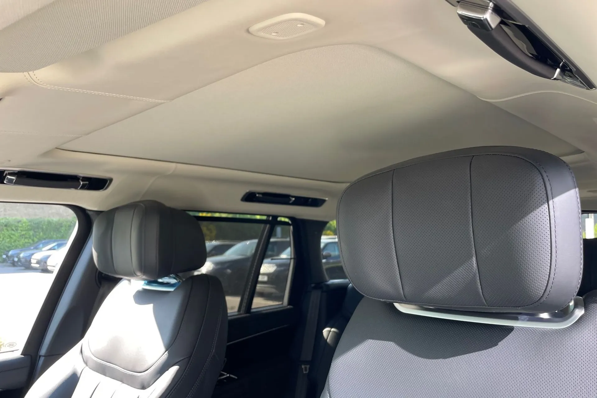 LAND ROVER RANGE ROVER thumbnail image number 5