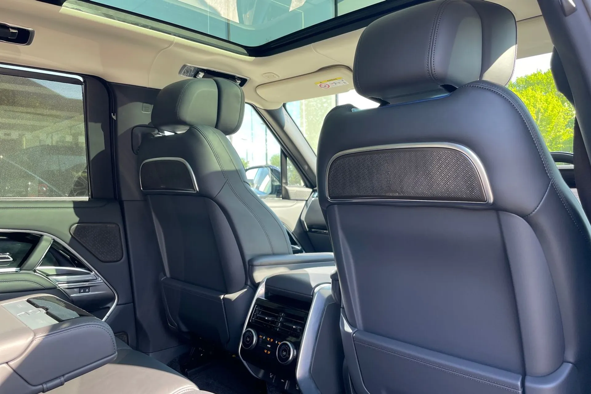 LAND ROVER RANGE ROVER thumbnail image number 35