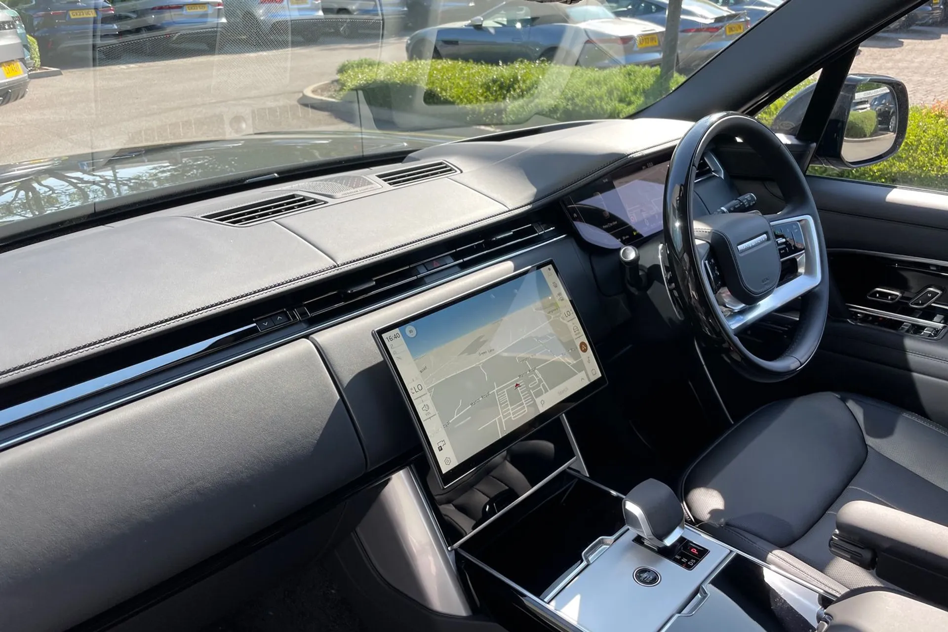 LAND ROVER RANGE ROVER thumbnail image number 42