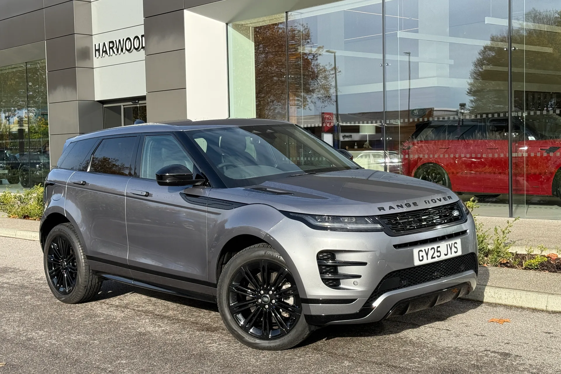 LAND ROVER RANGE ROVER EVOQUE focused image