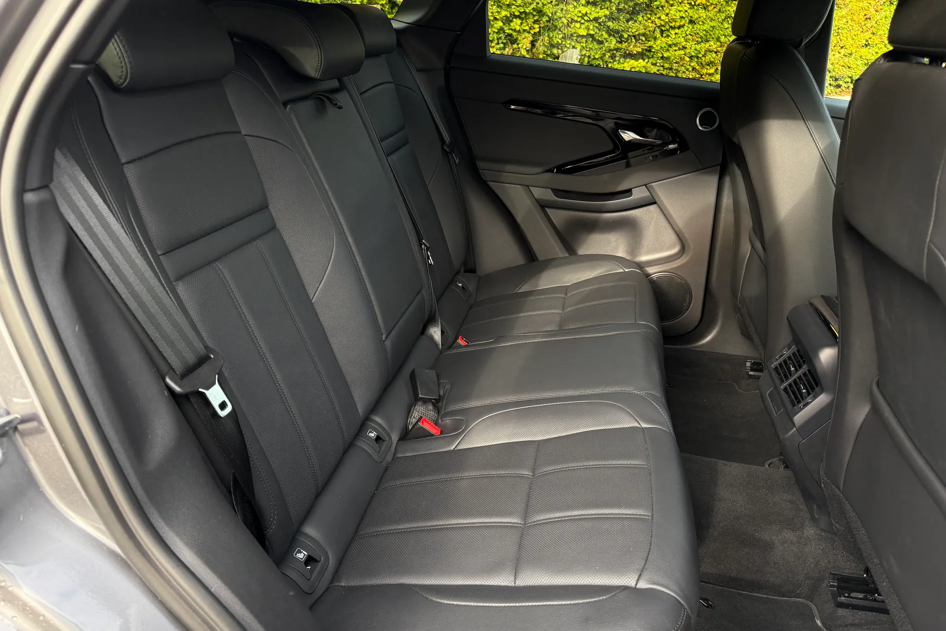 LAND ROVER RANGE ROVER EVOQUE thumbnail image number 32