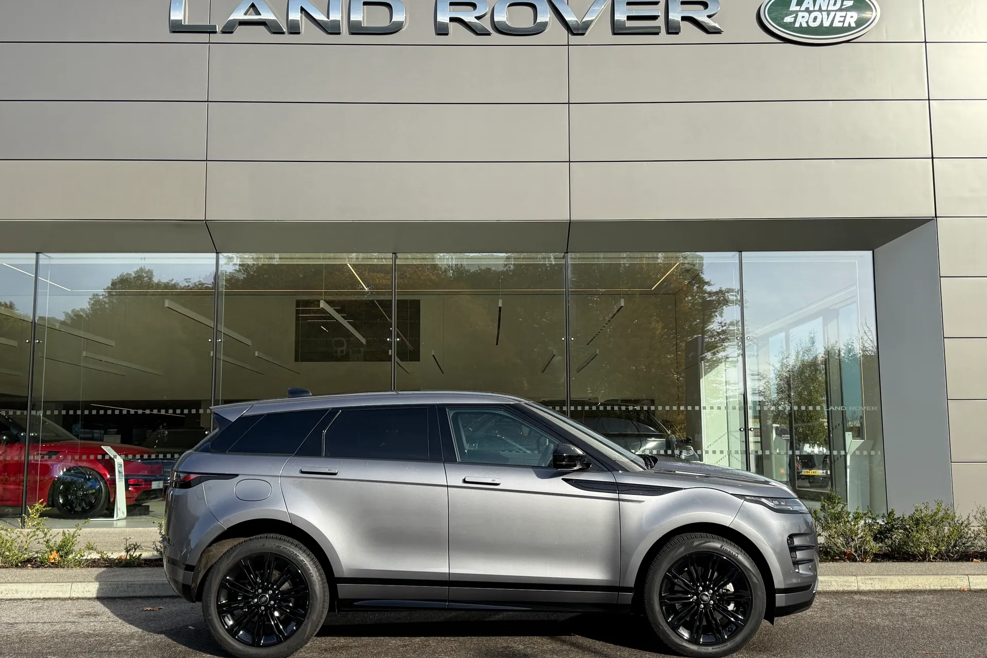 LAND ROVER RANGE ROVER EVOQUE thumbnail image number 2