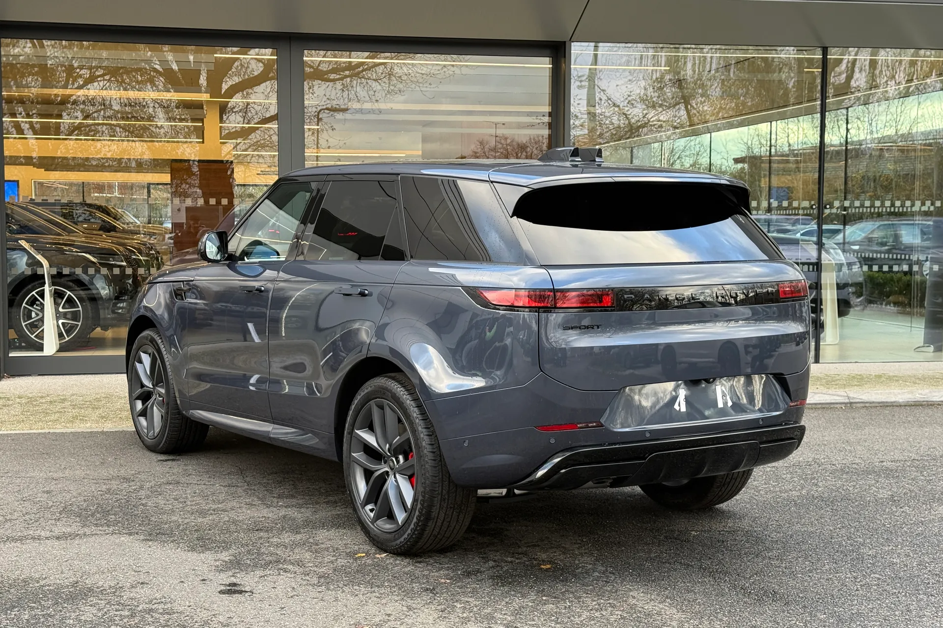 LAND ROVER RANGE ROVER SPORT thumbnail image number 2