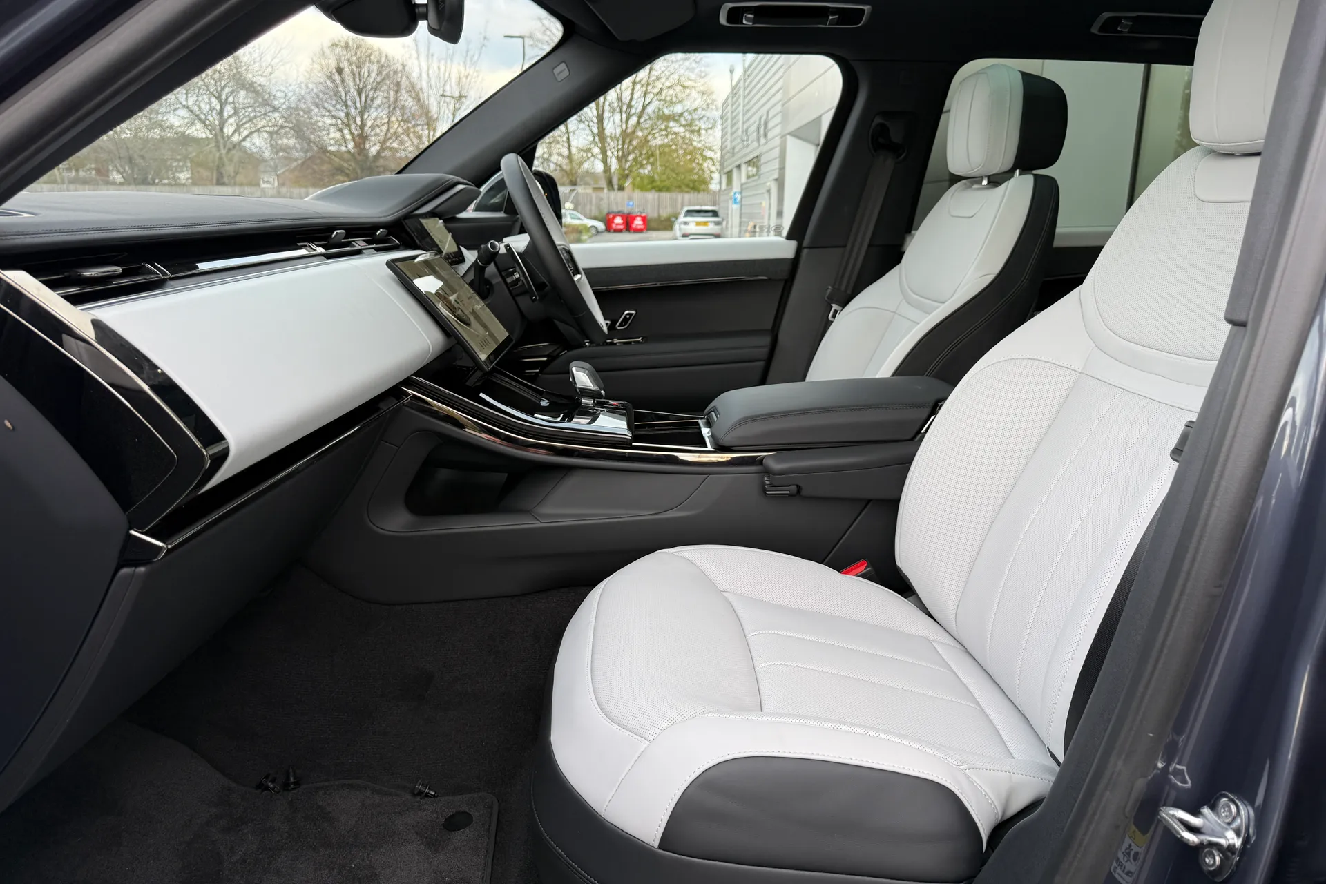 LAND ROVER RANGE ROVER SPORT thumbnail image number 3