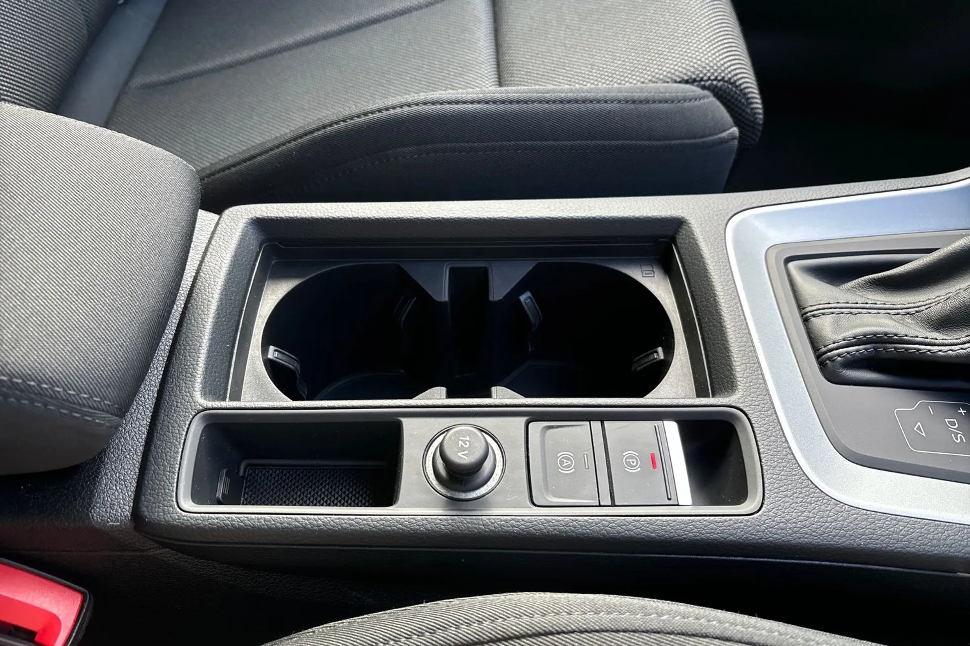 Audi Q3 thumbnail image number 43