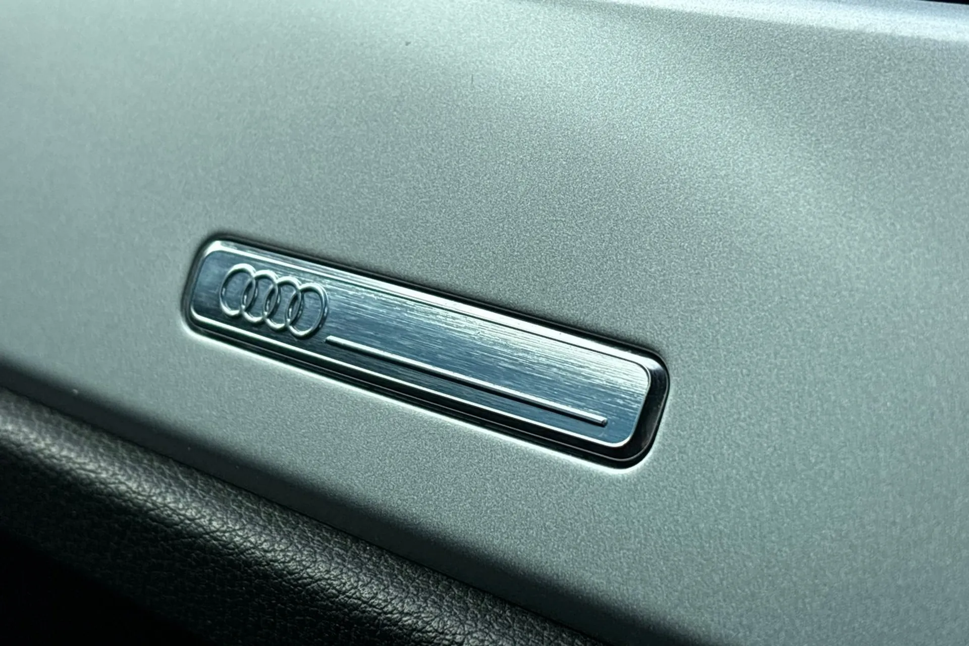 Audi Q3 thumbnail image number 46