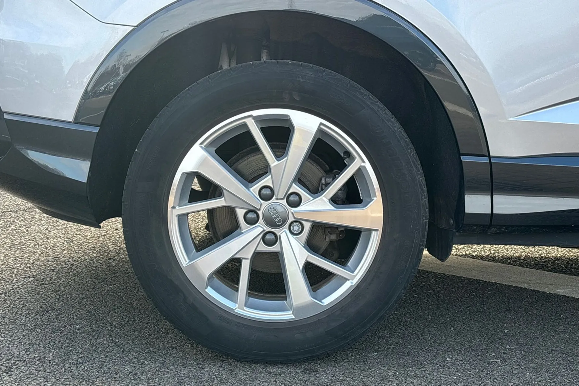 Audi Q3 thumbnail image number 12
