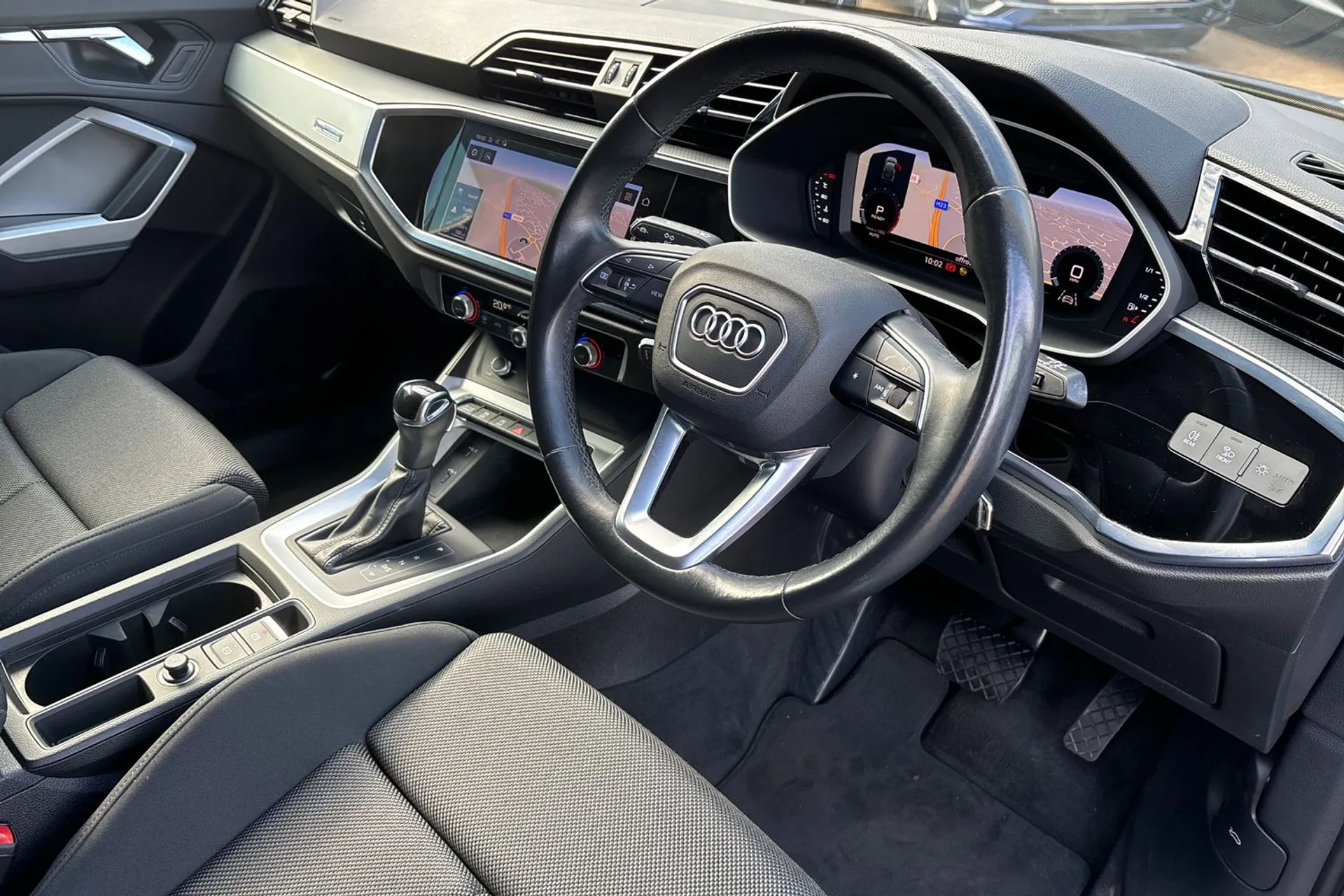 Audi Q3 thumbnail image number 25