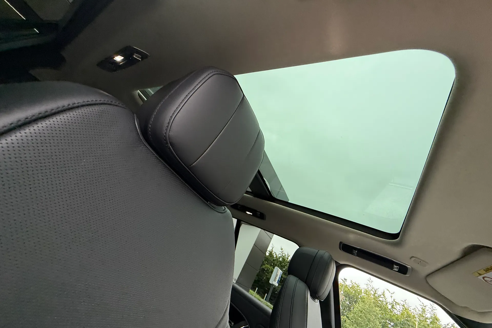 LAND ROVER RANGE ROVER thumbnail image number 38