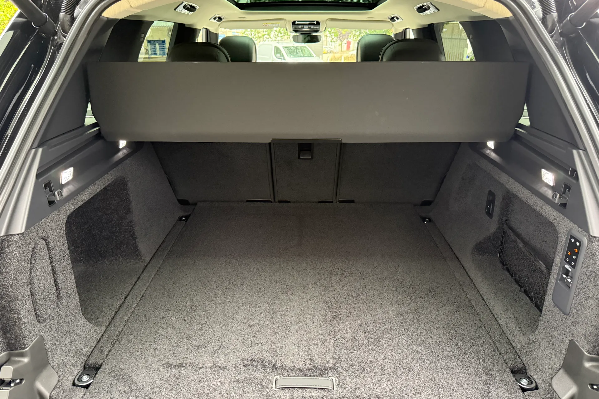 LAND ROVER RANGE ROVER thumbnail image number 44