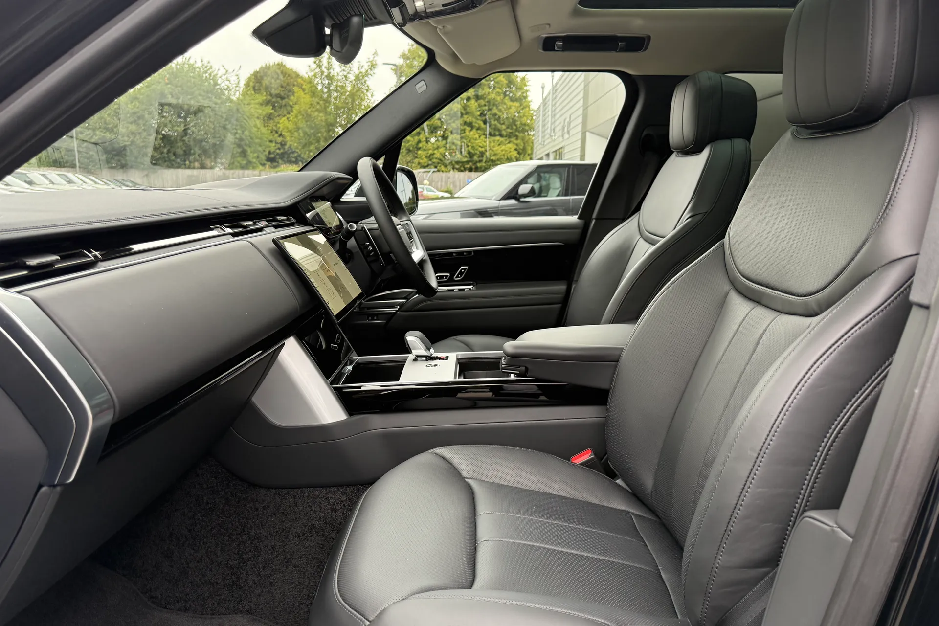 LAND ROVER RANGE ROVER thumbnail image number 10