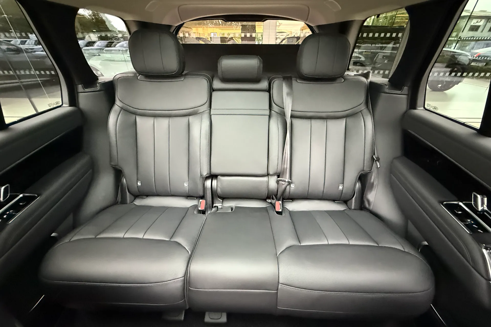 LAND ROVER RANGE ROVER thumbnail image number 11