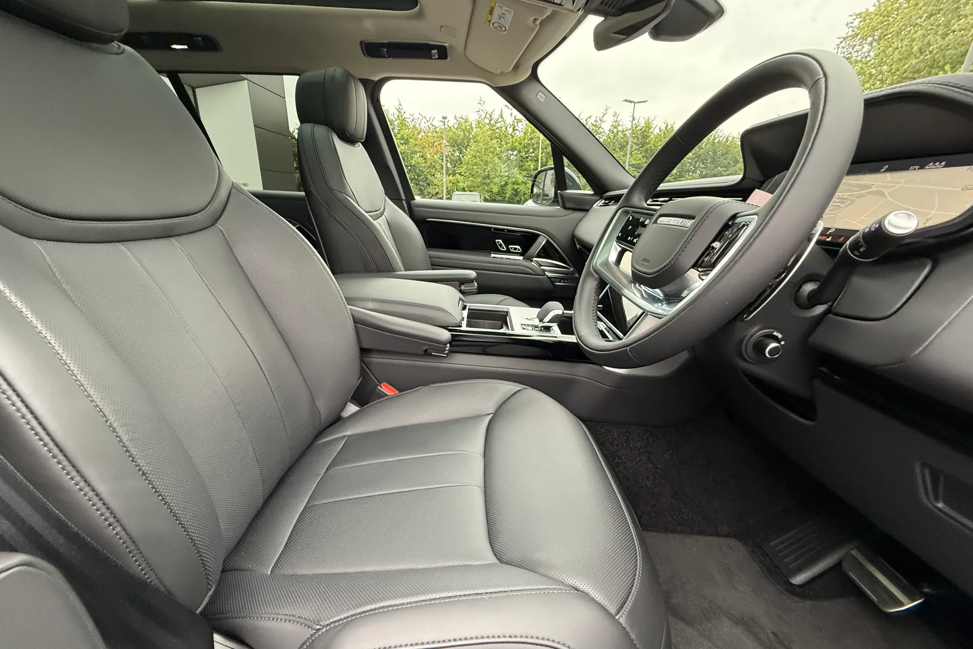 LAND ROVER RANGE ROVER thumbnail image number 9