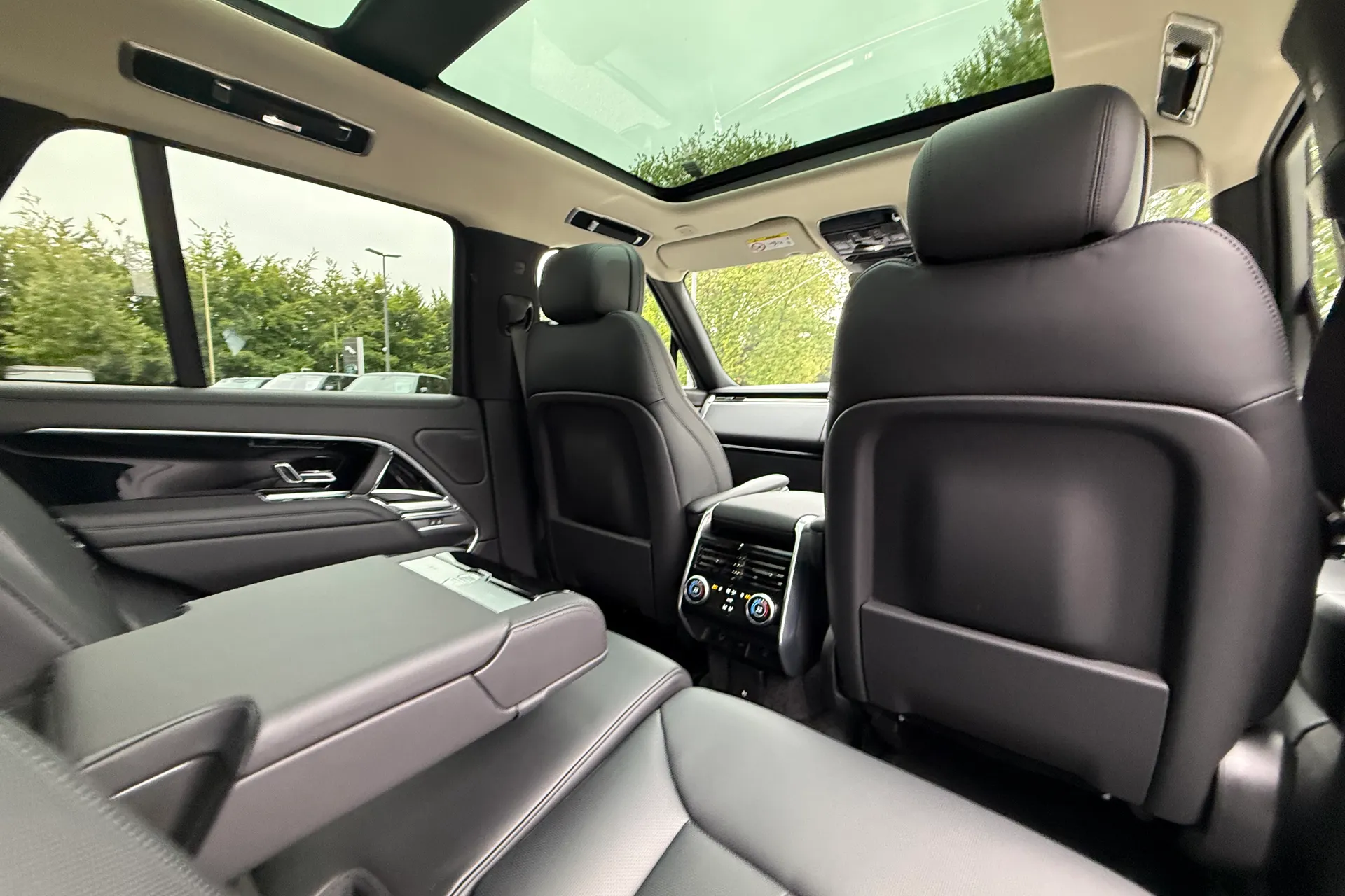 LAND ROVER RANGE ROVER thumbnail image number 47