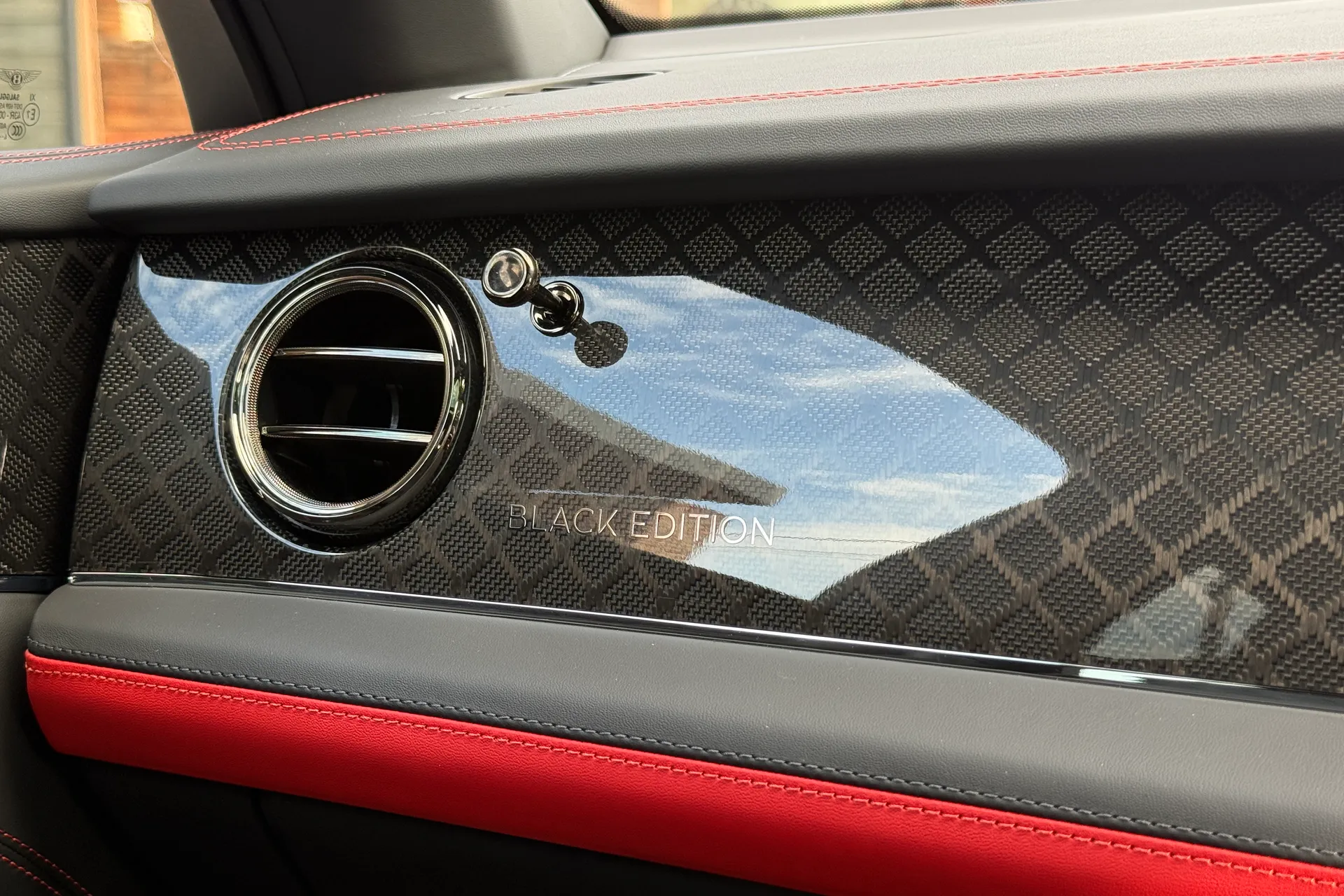 Bentley BENTAYGA thumbnail image number 21