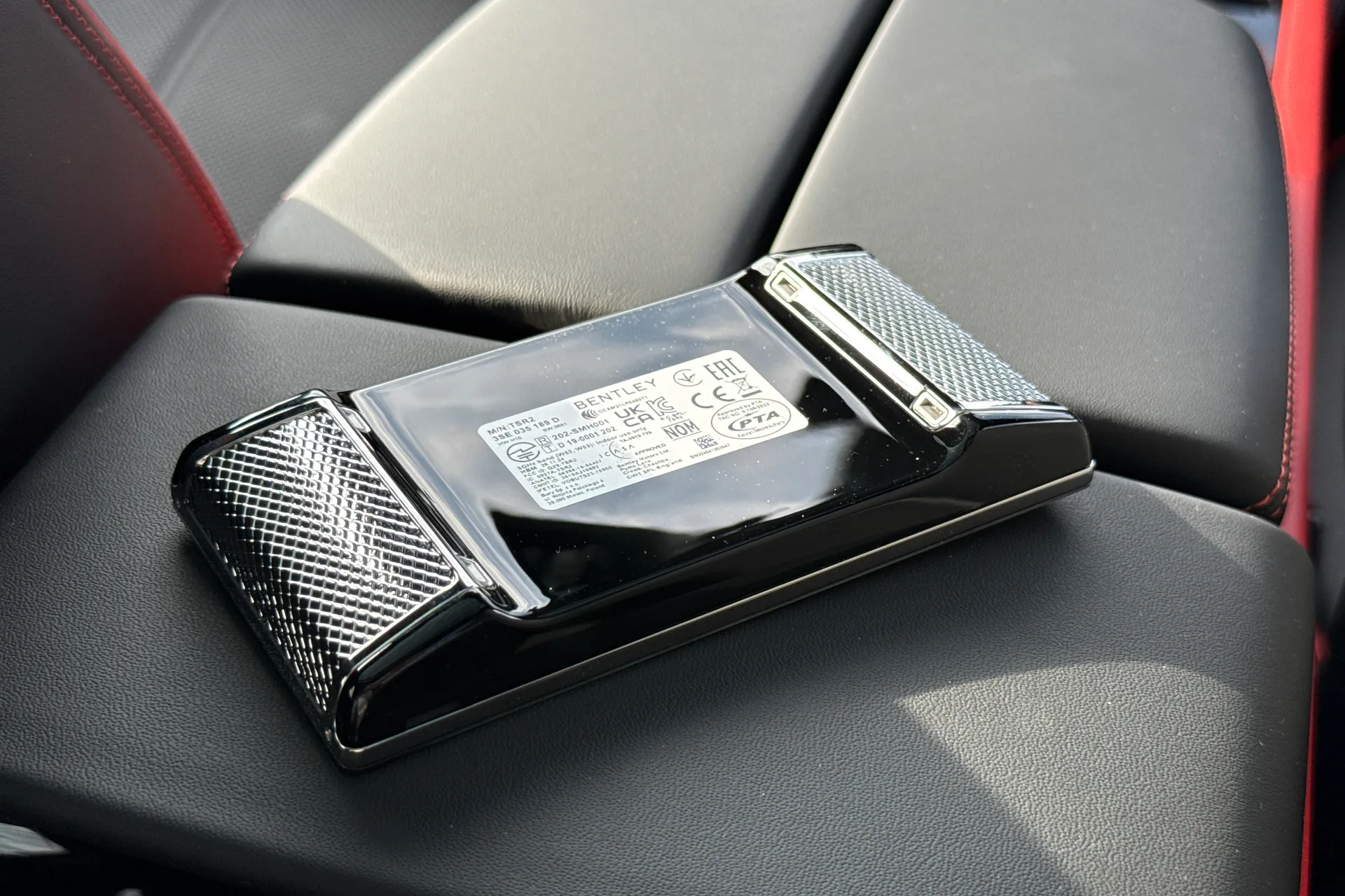 Bentley BENTAYGA thumbnail image number 39