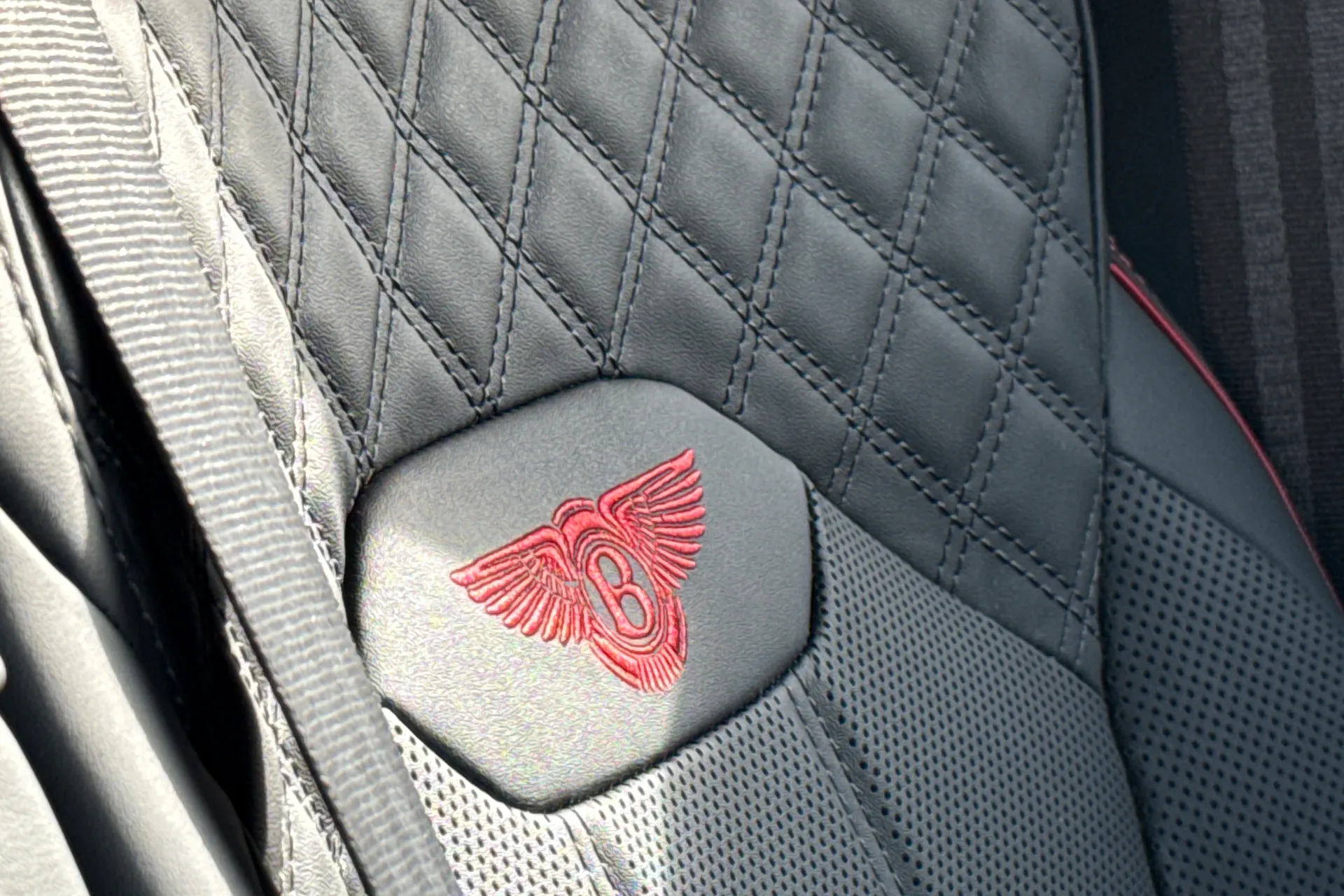 Bentley BENTAYGA thumbnail image number 42