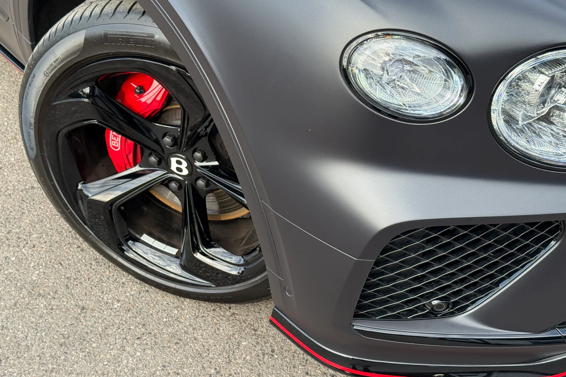 Bentley BENTAYGA thumbnail image number 9