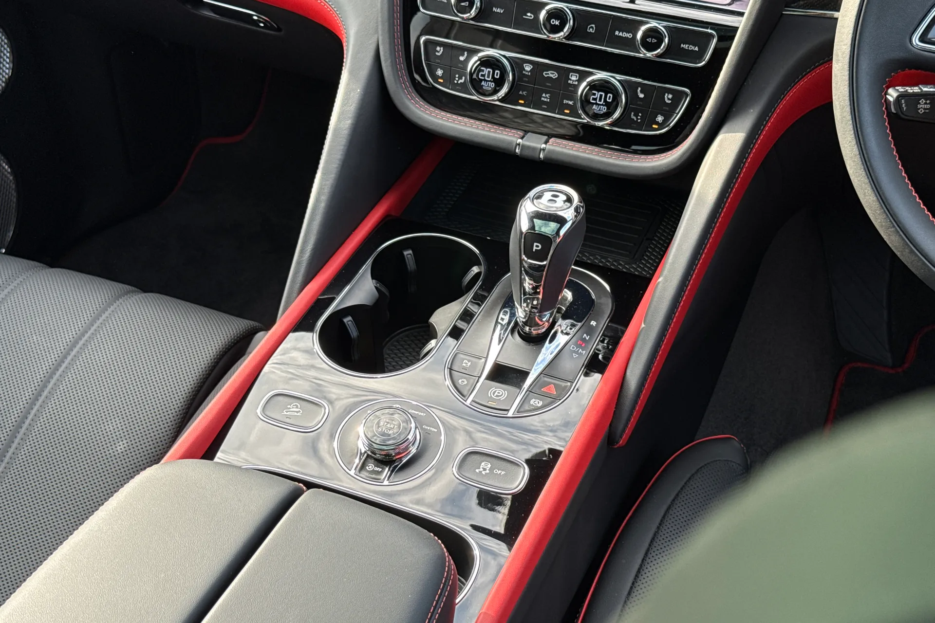 Bentley BENTAYGA thumbnail image number 40