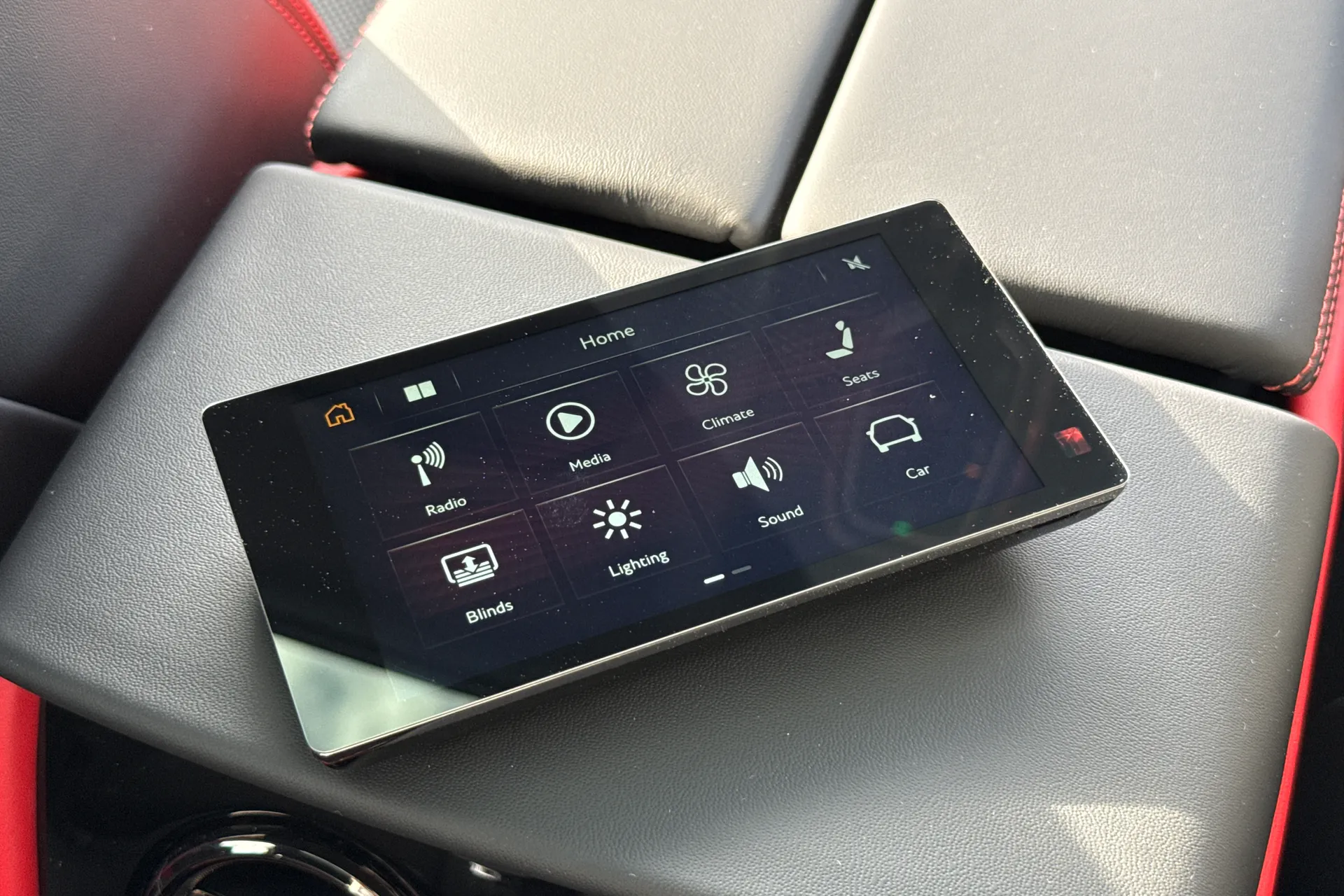 Bentley BENTAYGA thumbnail image number 38