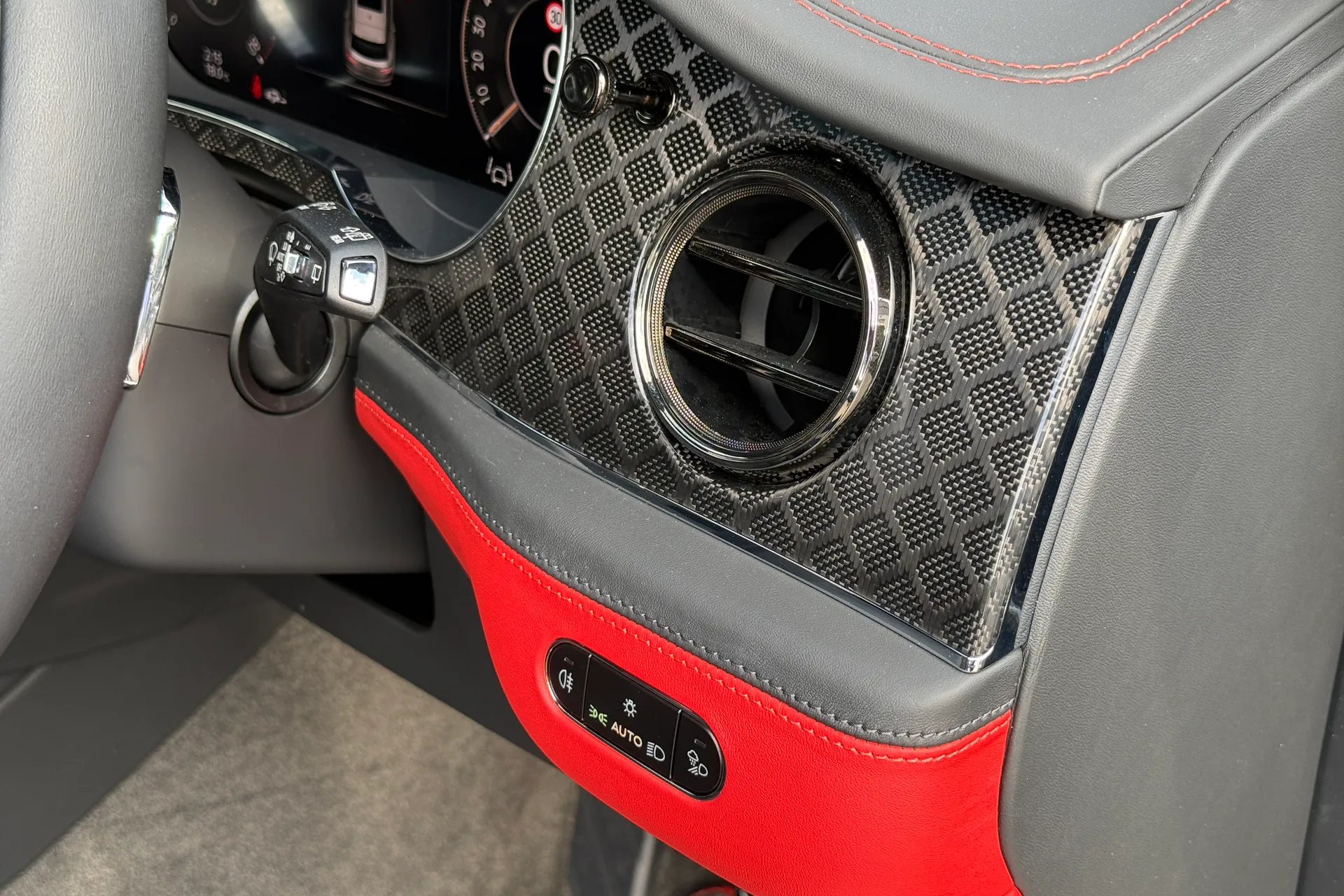 Bentley BENTAYGA thumbnail image number 23