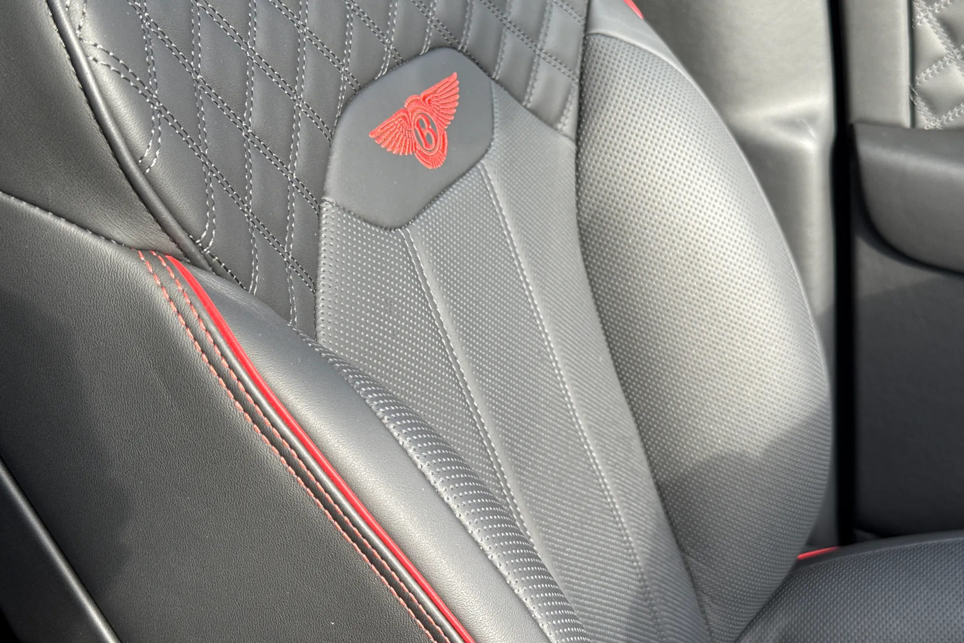 Bentley BENTAYGA thumbnail image number 58