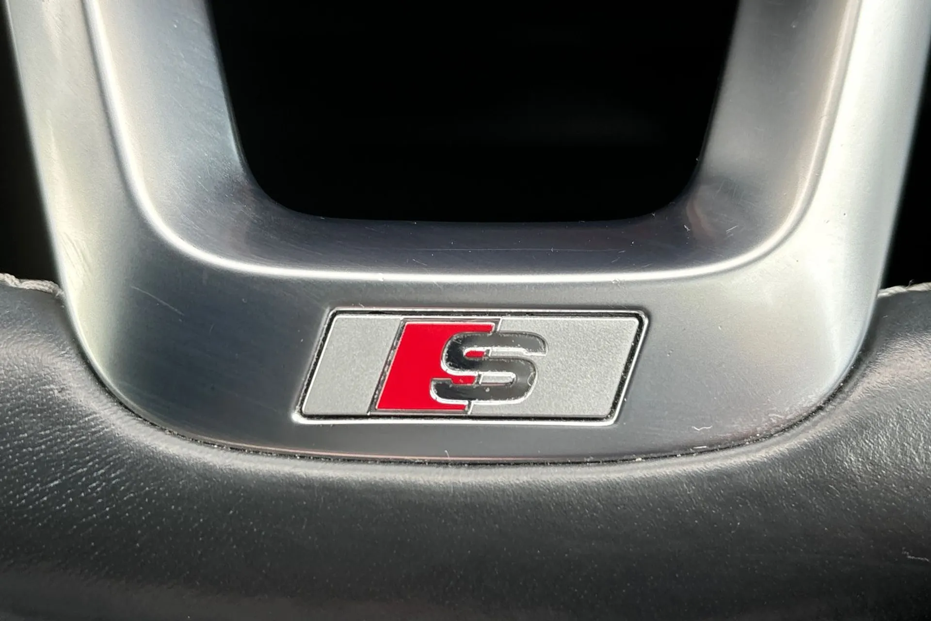 Audi Q3 thumbnail image number 43
