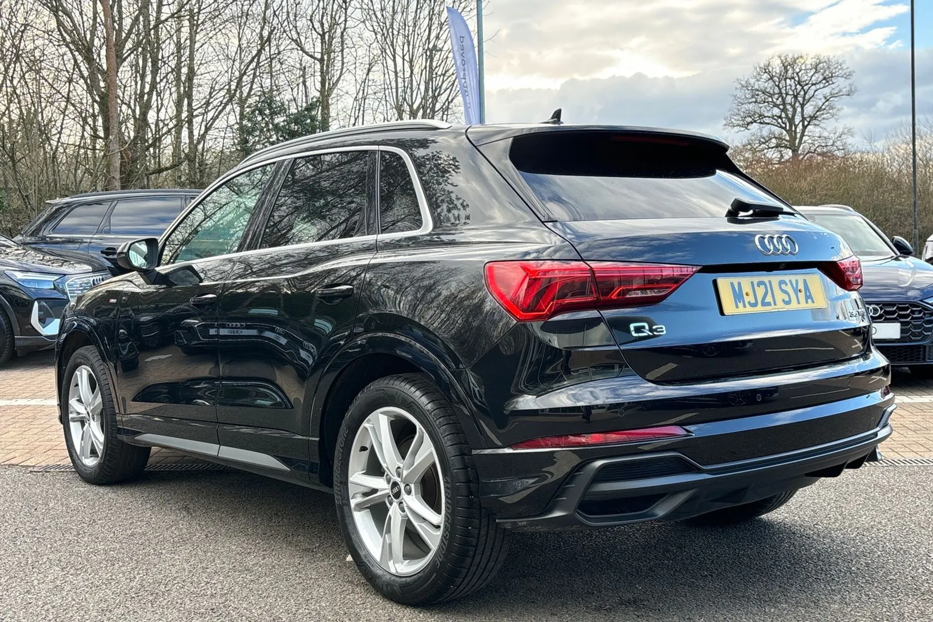Audi Q3 thumbnail image number 9