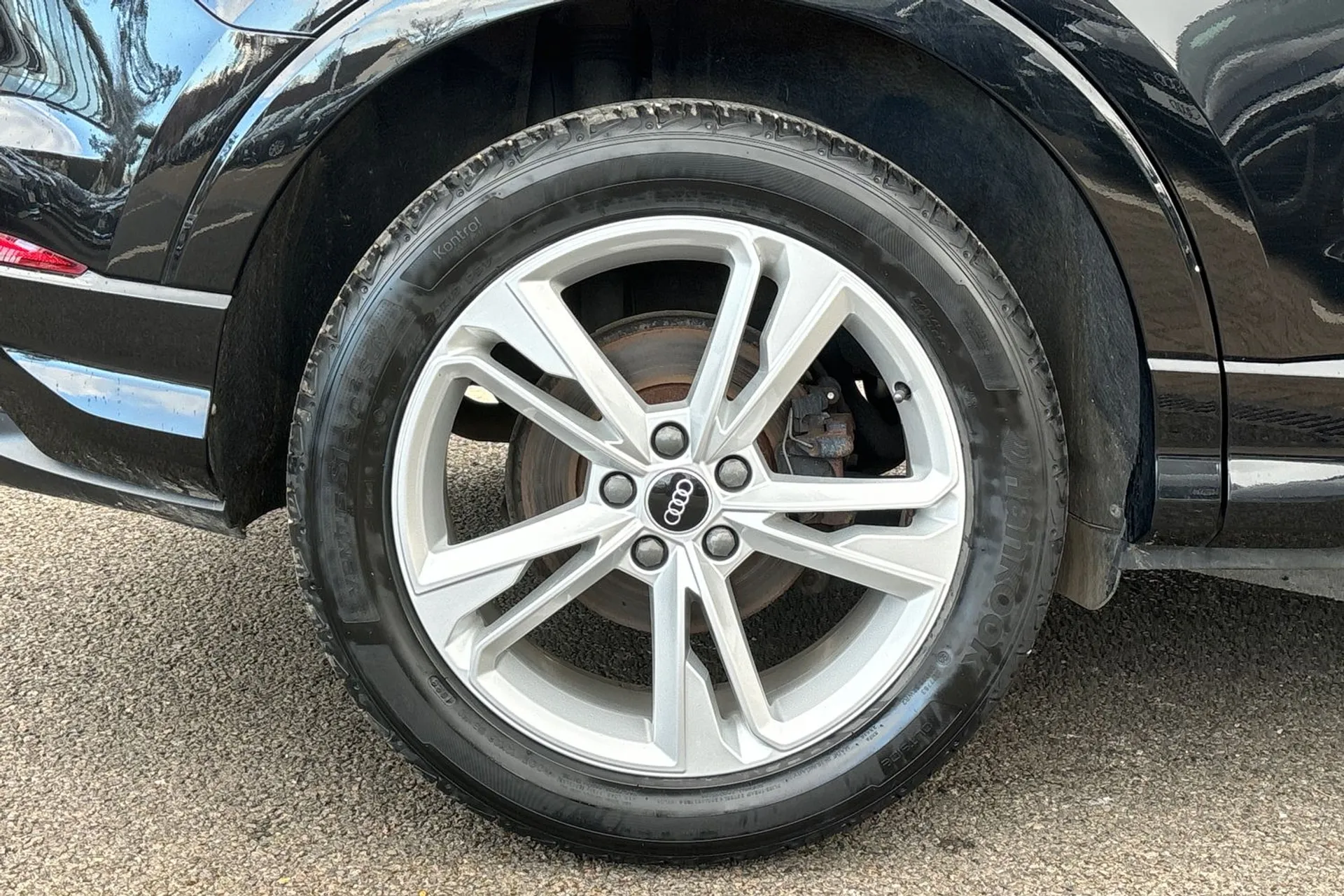 Audi Q3 thumbnail image number 13