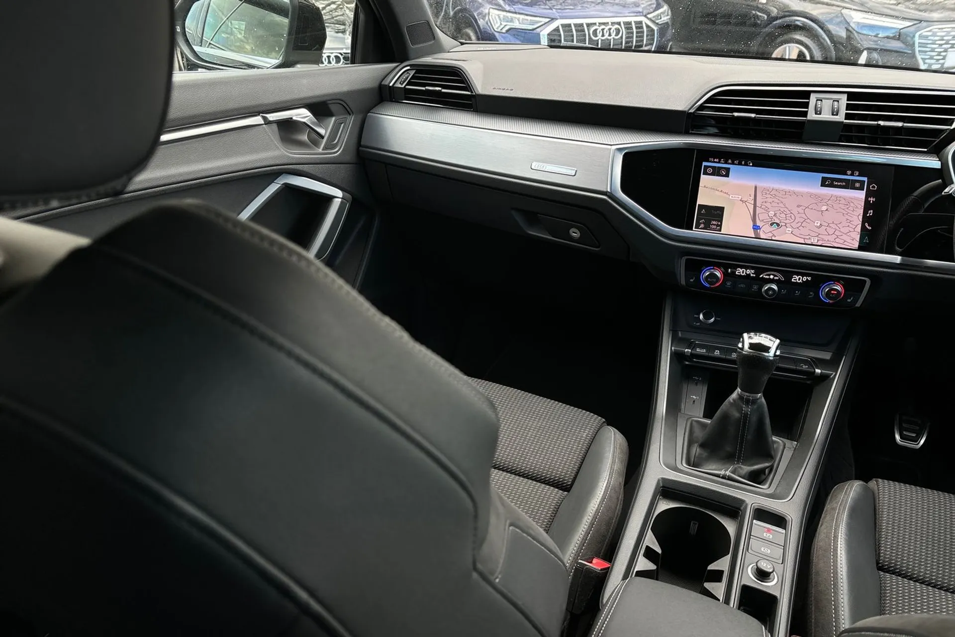 Audi Q3 thumbnail image number 33