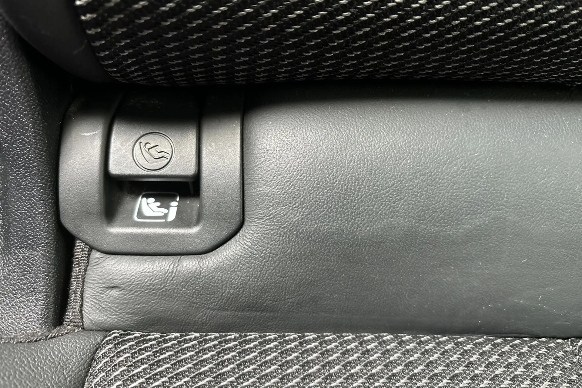 Audi Q3 thumbnail image number 24