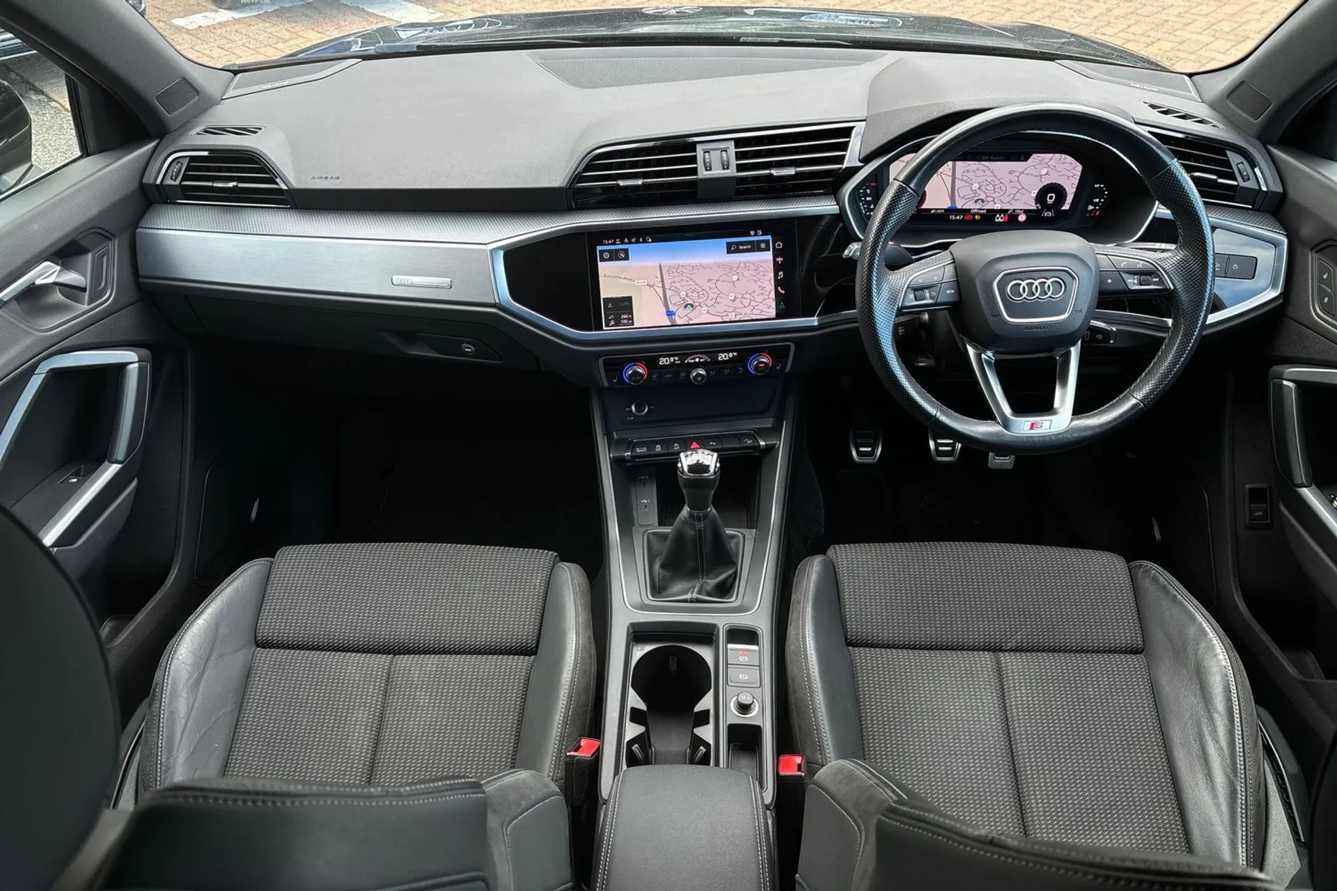 Audi Q3 thumbnail image number 32