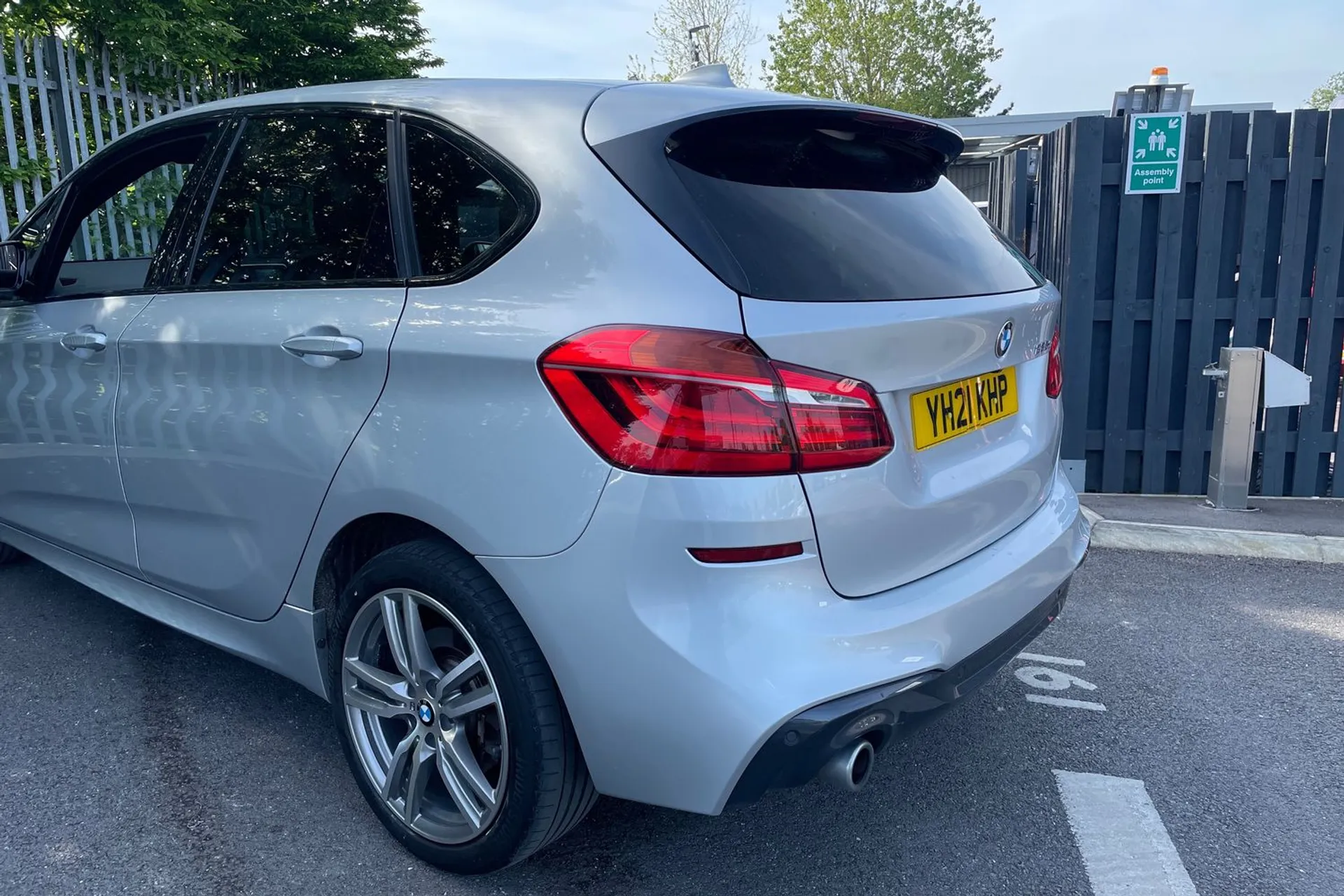 BMW 2 SERIES thumbnail image number 17