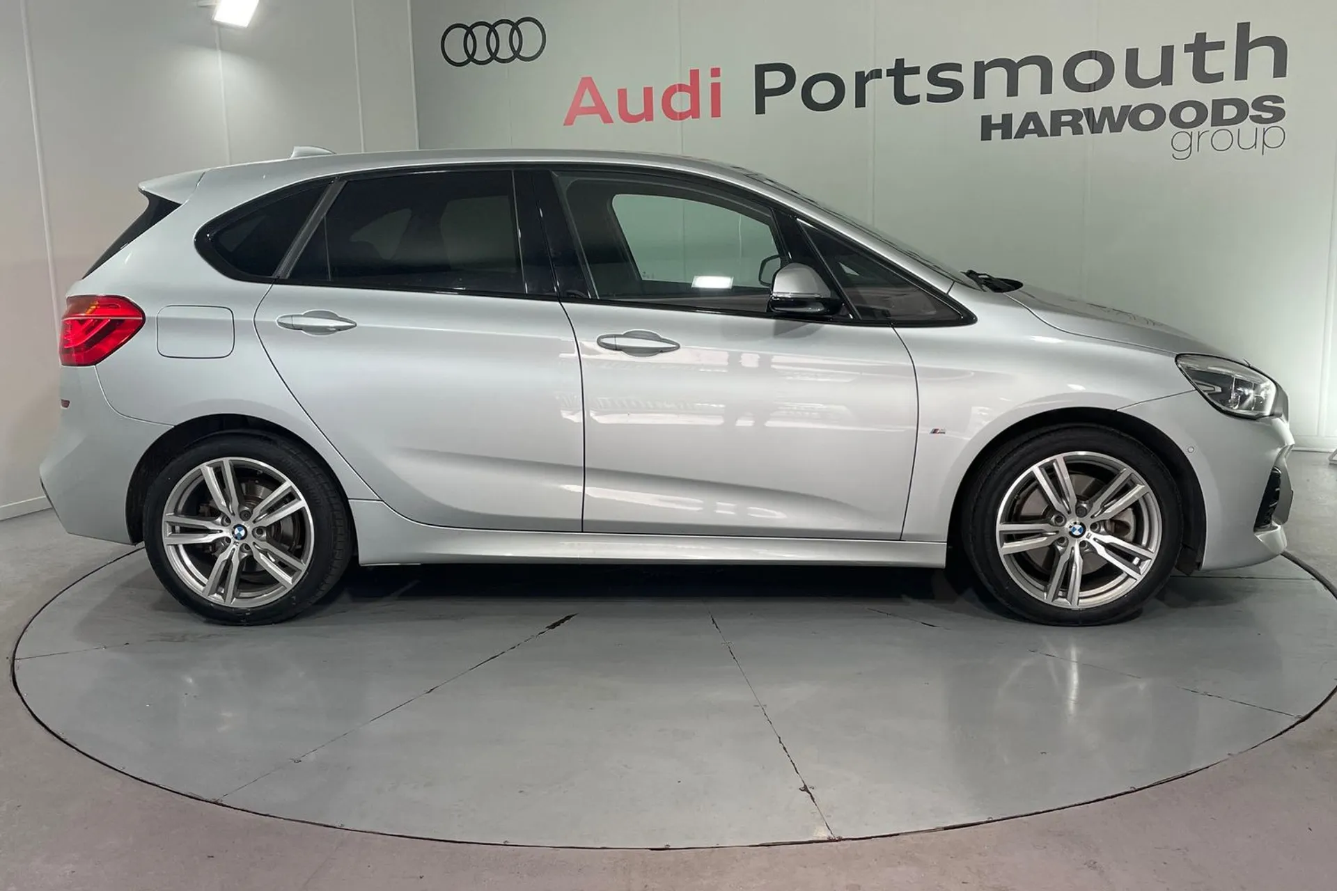 BMW 2 SERIES thumbnail image number 2